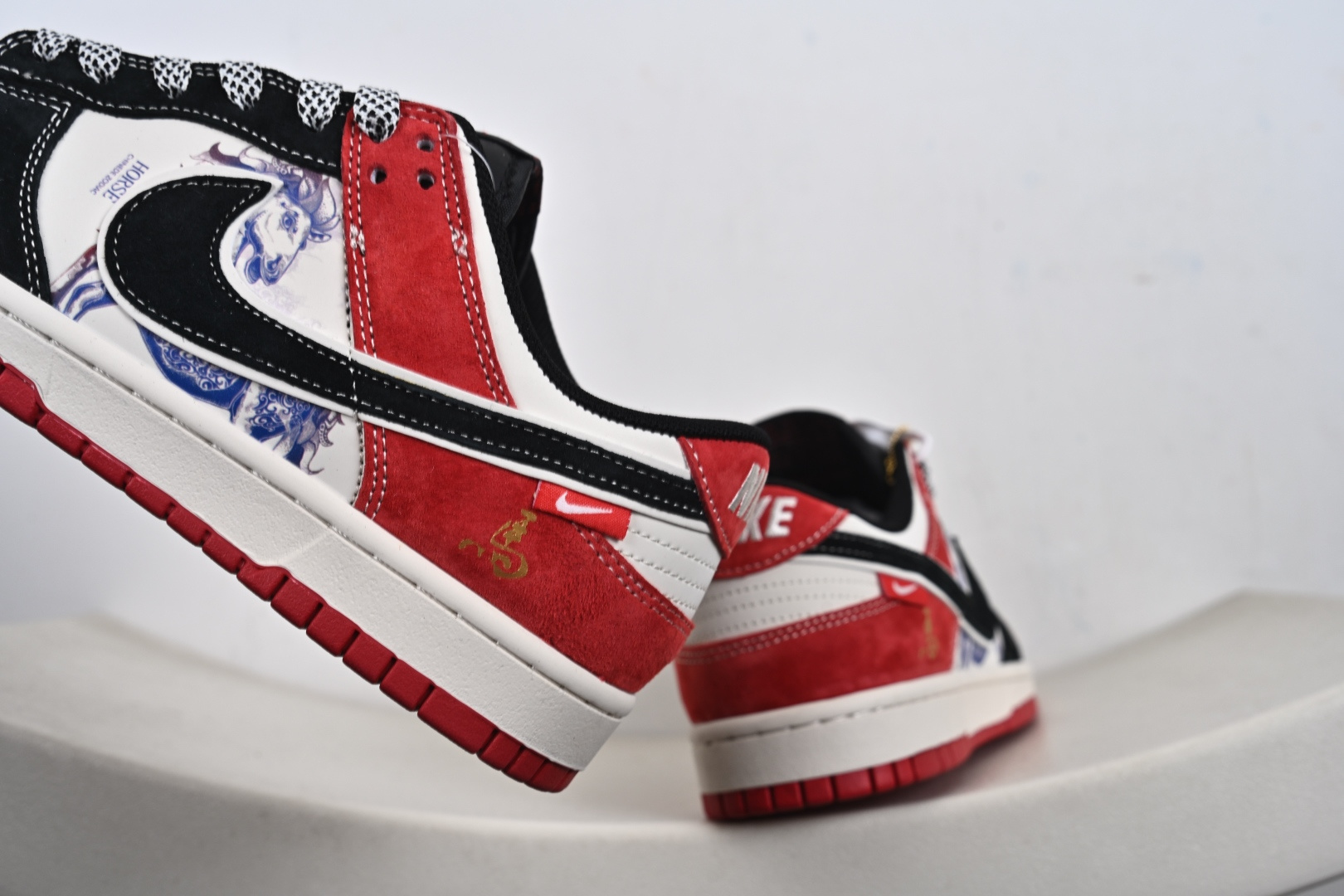 定制版 Nike dunk Low 马年限定 经典灰红 低帮休闲板鞋 YX5066-403