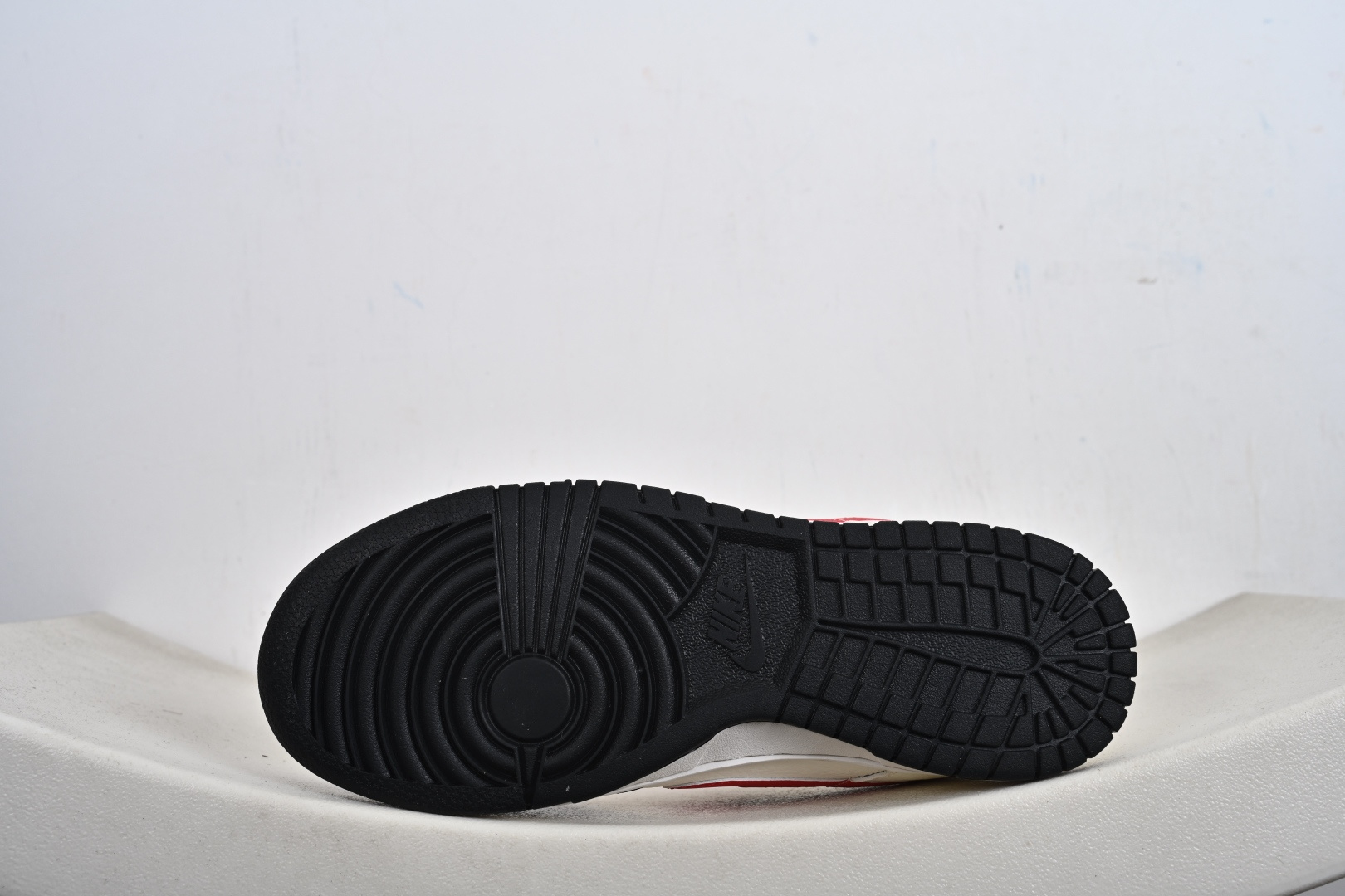 定制版 Nike dunk Low 马年限定 双钩黑白红低帮休闲板鞋 XD6188-055