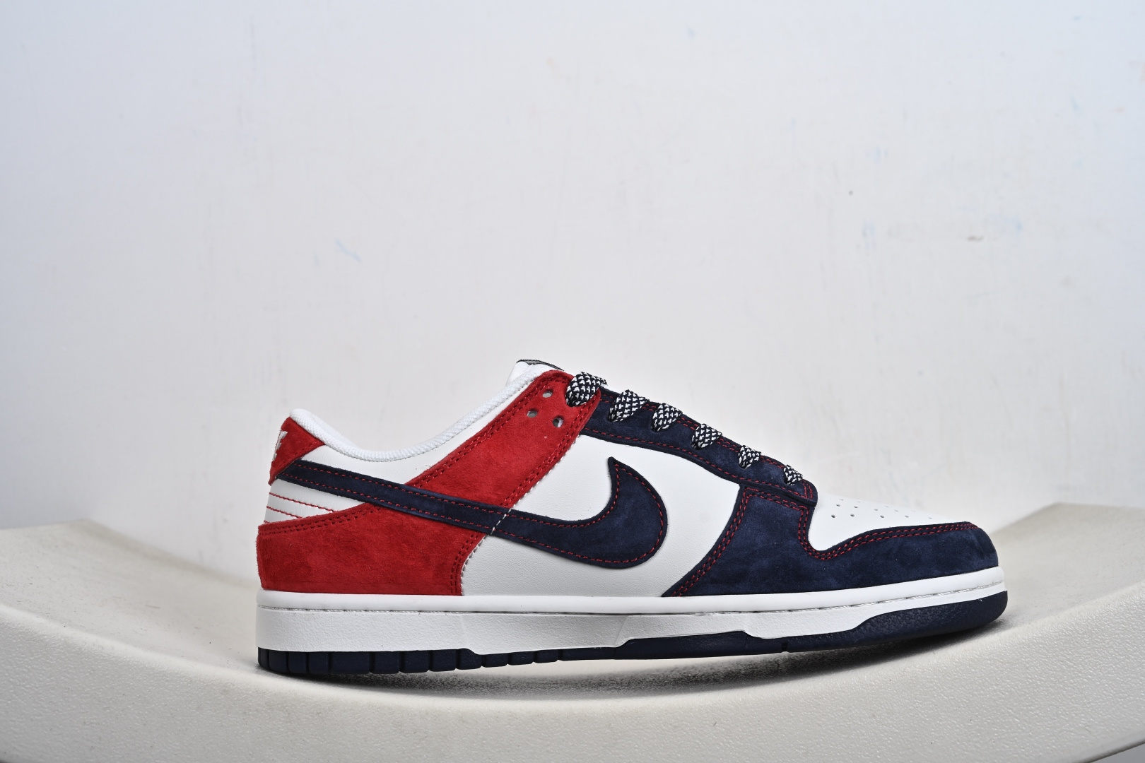 Nike Dunk Low FC1688-246｜红蓝撞色的复古美学暴击 FC1688-246