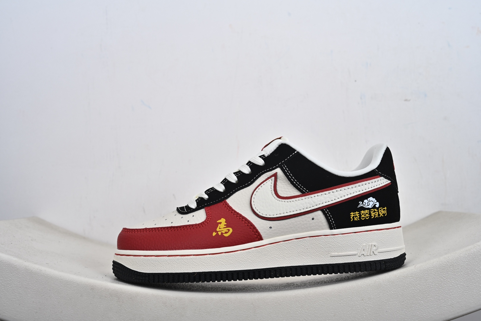Nike Air Force 1'07 Low 马年限定 黑红恭喜发财 空军一号低帮休闲板鞋 DF0188-129