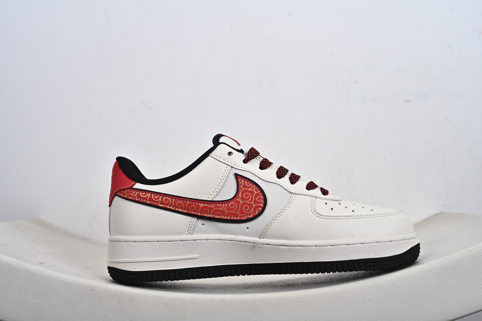 2026马年限定潮流 Nike Air Force 1 空军一号 爆款高端定制 以米白色皮革为主 MZ9588-819-Top High Quatity Cheap Sneakers Fashion Clothing Clothes Bags handbags Shoes of all Brand wholesale With The best Quality And Beautiful Price from China Factory Chinese suppliers wholesaler seller 2026马年限定潮流 Nike Air Force 1 空军一号 爆款高端定制 以米白色皮革为主 MZ9588-819