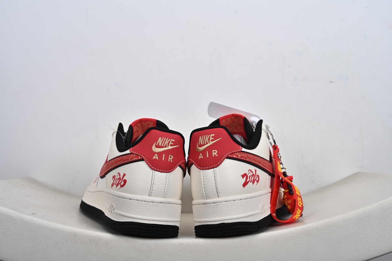 2026马年限定潮流 Nike Air Force 1 空军一号 爆款高端定制 以米白色皮革为主 MZ9588-819-Top High Quatity Cheap Sneakers Fashion Clothing Clothes Bags handbags Shoes of all Brand wholesale With The best Quality And Beautiful Price from China Factory Chinese suppliers wholesaler seller 2026马年限定潮流 Nike Air Force 1 空军一号 爆款高端定制 以米白色皮革为主 MZ9588-819