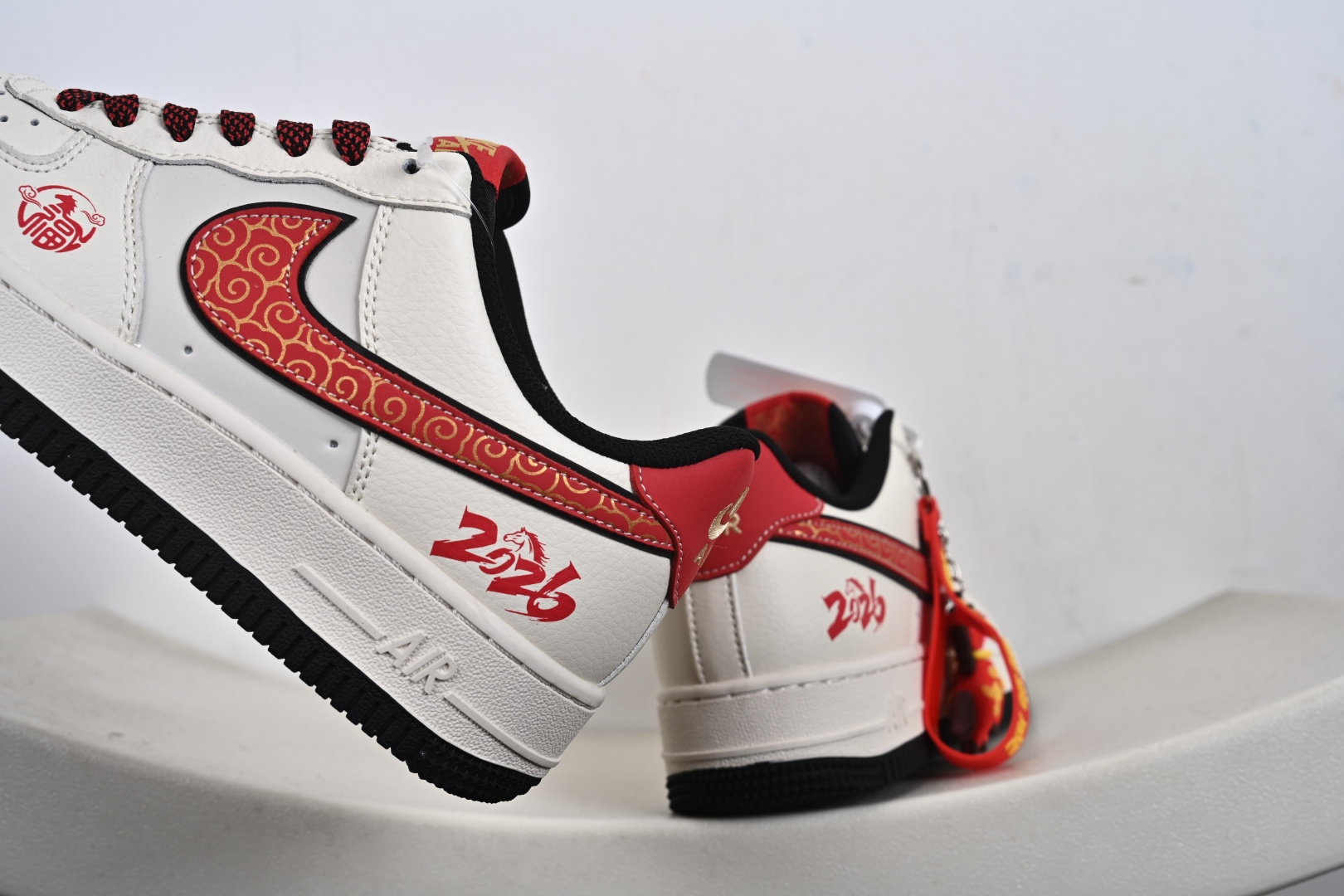 2026马年限定潮流 Nike Air Force 1 空军一号 爆款高端定制 以米白色皮革为主 MZ9588-819-Top High Quatity Cheap Sneakers Fashion Clothing Clothes Bags handbags Shoes of all Brand wholesale With The best Quality And Beautiful Price from China Factory Chinese suppliers wholesaler seller 2026马年限定潮流 Nike Air Force 1 空军一号 爆款高端定制 以米白色皮革为主 MZ9588-819