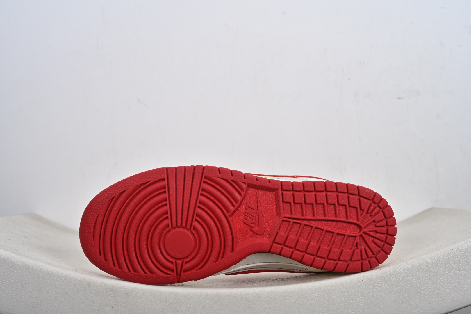 定制版 Nike dunk Low 马年限定 丙午 红金 低帮休闲板鞋 XT6998-111-Top High Quatity Cheap Sneakers Fashion Clothing Clothes Bags handbags Shoes of all Brand wholesale With The best Quality And Beautiful Price from China Factory Chinese suppliers wholesaler seller 定制版 Nike dunk Low 马年限定 丙午 红金 低帮休闲板鞋 XT6998-111