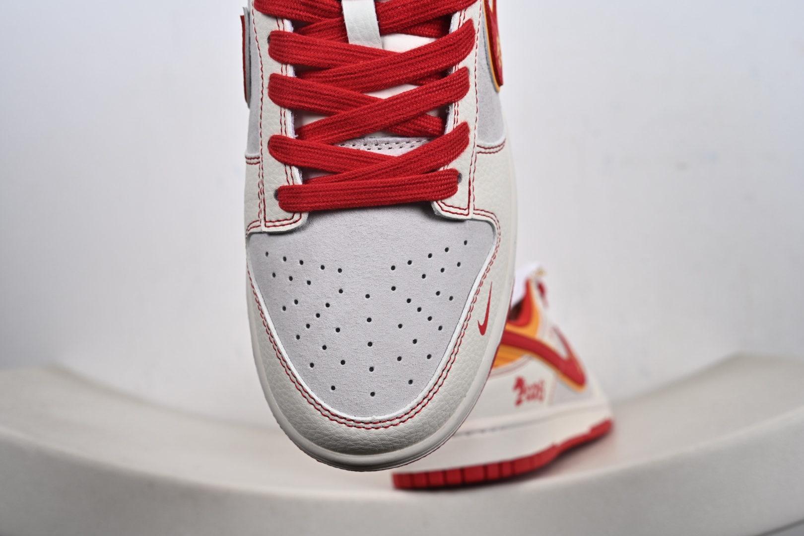 定制版 Nike dunk Low 马年限定 丙午 红金 低帮休闲板鞋 XT6998-111-Top High Quatity Cheap Sneakers Fashion Clothing Clothes Bags handbags Shoes of all Brand wholesale With The best Quality And Beautiful Price from China Factory Chinese suppliers wholesaler seller 定制版 Nike dunk Low 马年限定 丙午 红金 低帮休闲板鞋 XT6998-111