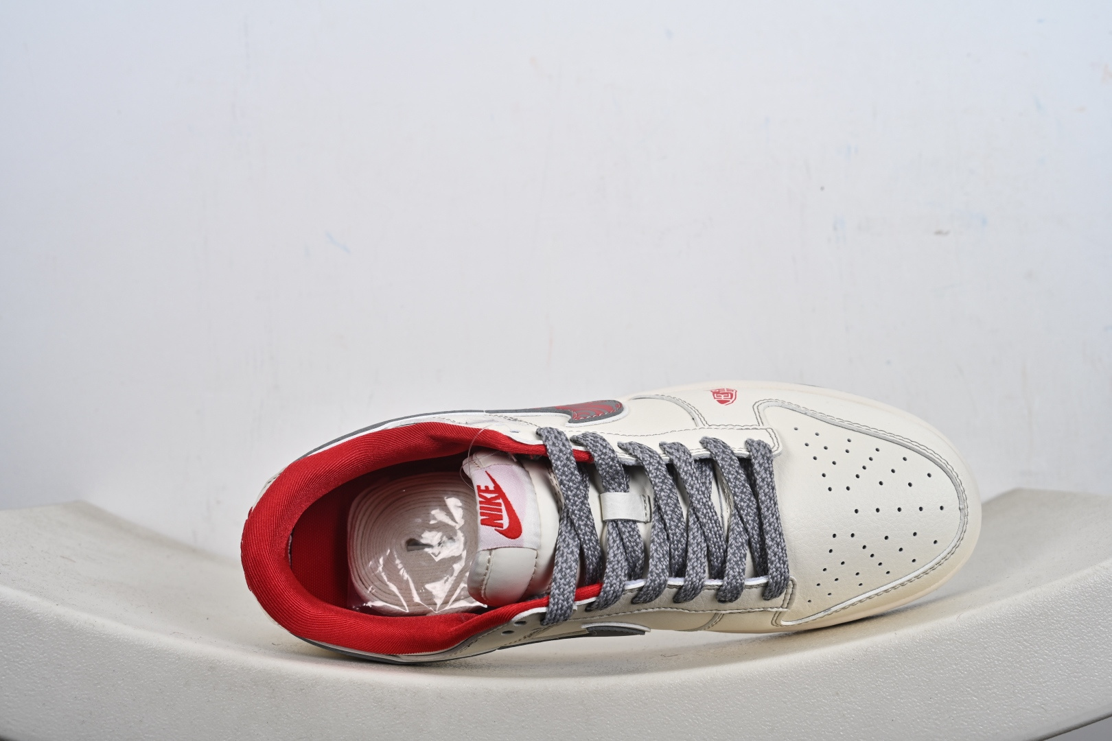 定制版 Nike dunk Low 丙午 马年限定 灰祥云勾 红低帮休闲板鞋 YX5066-417