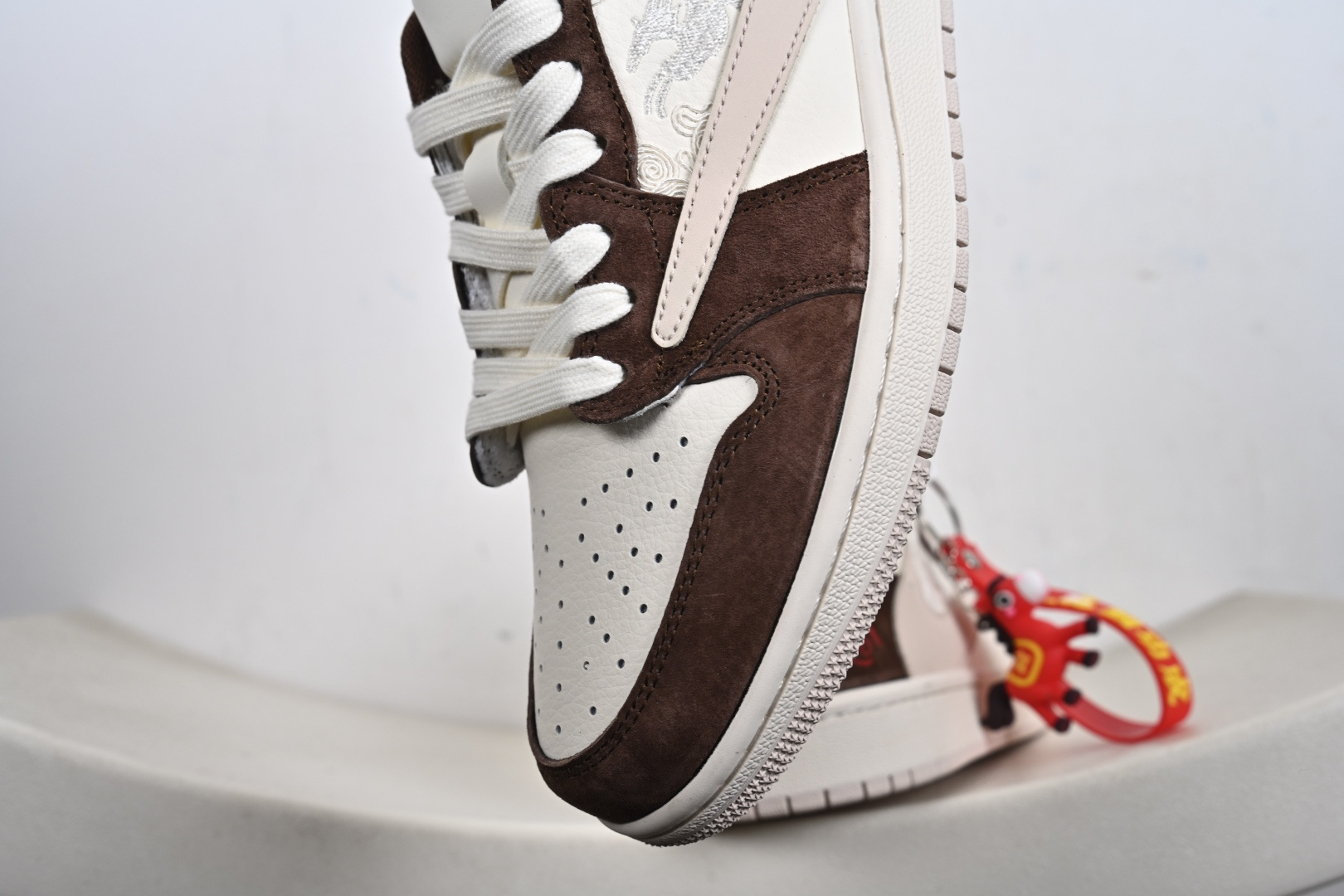 Nike Air Jordan 1 Low 马年限定 定制AJ联名-高端定制 低帮复古文化板鞋 SD6868-141-Top High Quatity Cheap Sneakers Fashion Clothing Clothes Bags handbags Shoes of all Brand wholesale With The best Quality And Beautiful Price from China Factory Chinese suppliers wholesaler seller Nike Air Jordan 1 Low 马年限定 定制AJ联名-高端定制 低帮复古文化板鞋 SD6868-141