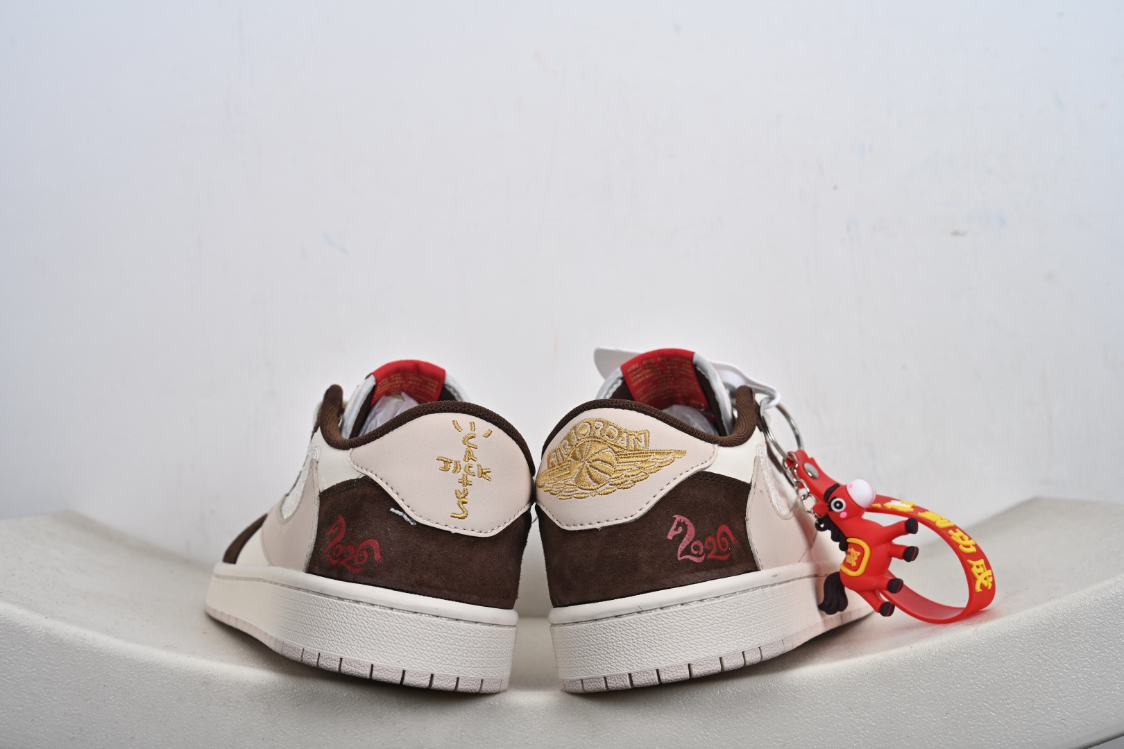 Nike Air Jordan 1 Low 马年限定 定制AJ联名-高端定制 低帮复古文化板鞋 SD6868-141-Top High Quatity Cheap Sneakers Fashion Clothing Clothes Bags handbags Shoes of all Brand wholesale With The best Quality And Beautiful Price from China Factory Chinese suppliers wholesaler seller Nike Air Jordan 1 Low 马年限定 定制AJ联名-高端定制 低帮复古文化板鞋 SD6868-141