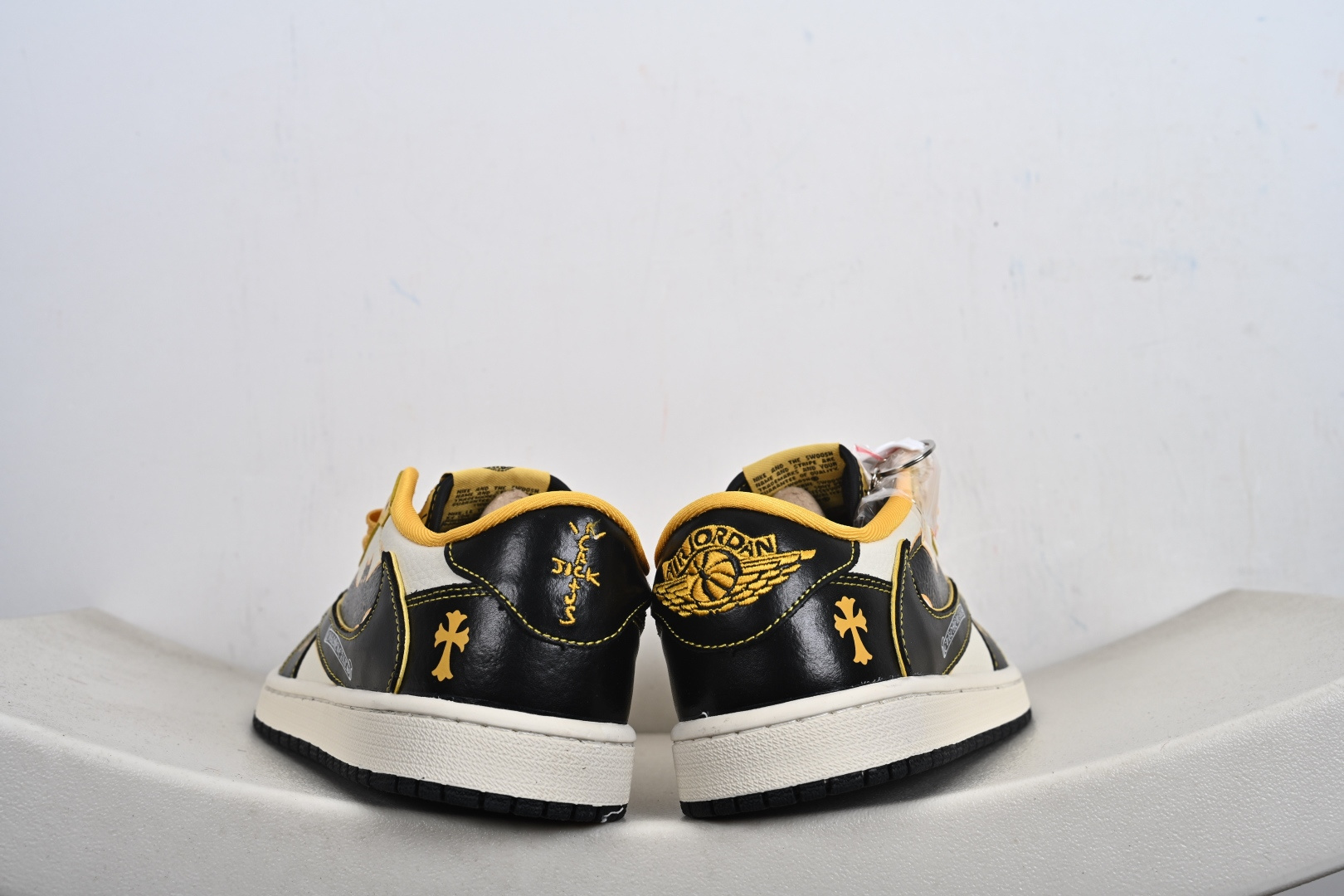 Nike Air Jordan 1 Low 克罗心联名 定制AJ联名-高端定制 低帮复古文化板鞋 XB1979-026