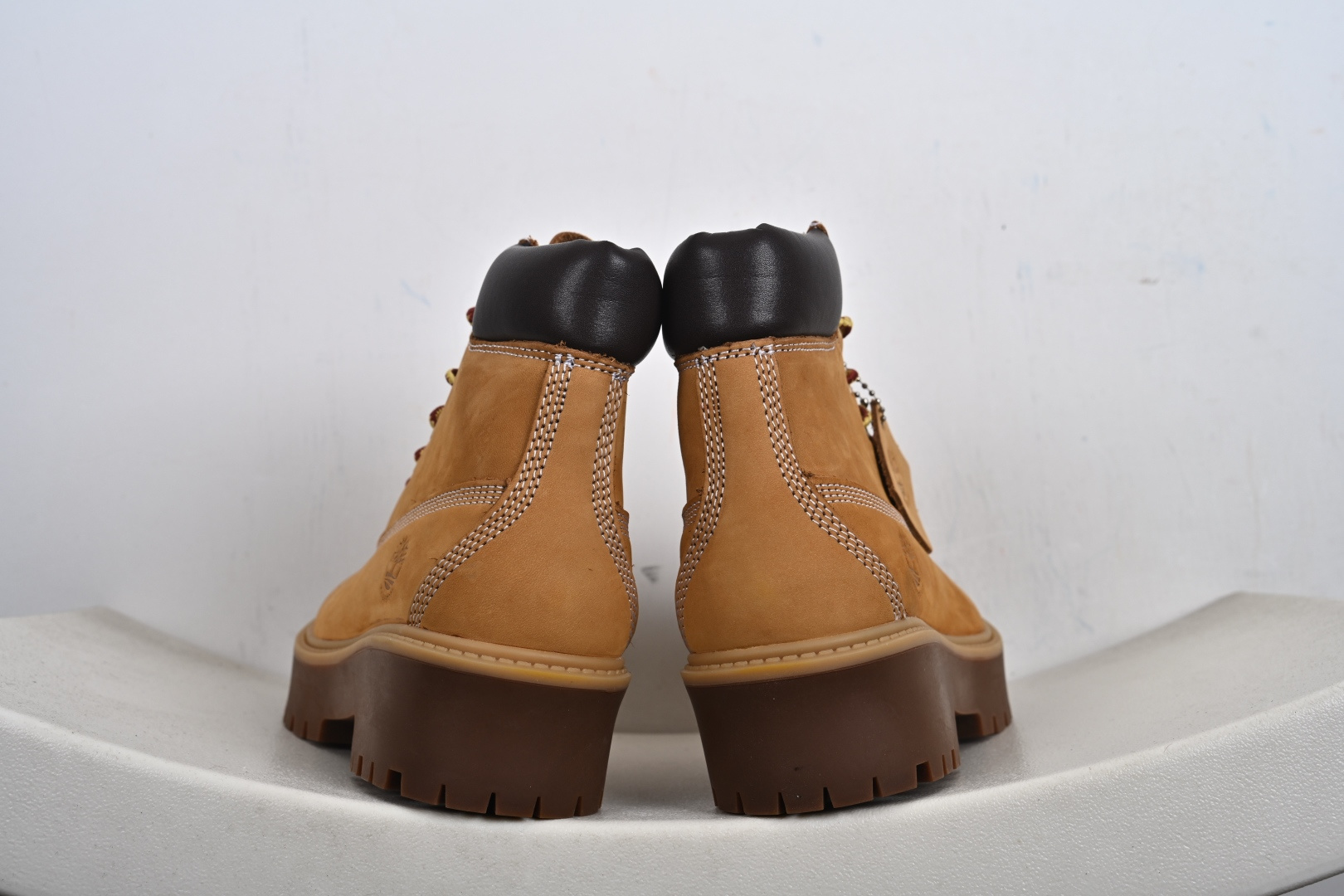 全球领先户外品牌·添柏岚Timberland Scarponcini Stone Street 6 Inch Boots 登山街头系列经典中帮厚底户外工装风休闲马丁靴“小麦黄黑” TB1A5R-Top High Quatity Cheap Sneakers Fashion Clothing Clothes Bags handbags Shoes of all Brand wholesale With The best Quality And Beautiful Price from China Factory Chinese suppliers wholesaler seller 全球领先户外品牌·添柏岚Timberland Scarponcini Stone Street 6 Inch Boots 登山街头系列经典中帮厚底户外工装风休闲马丁靴“小麦黄黑” TB1A5R