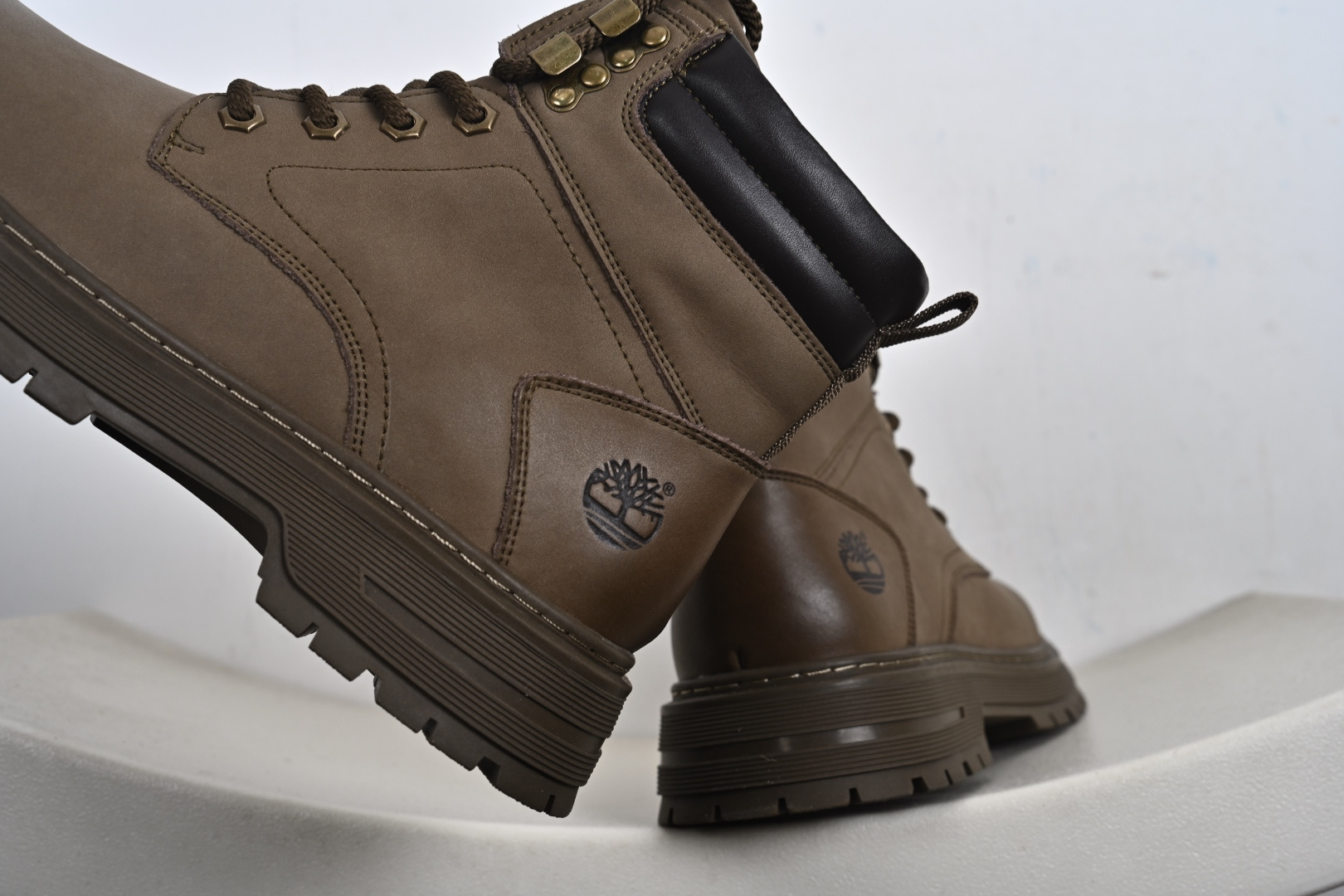 Timberland添柏岚/天伯伦休闲时尚马丁靴系列 TB10056-Top High Quatity Cheap Sneakers Fashion Clothing Clothes Bags handbags Shoes of all Brand wholesale With The best Quality And Beautiful Price from China Factory Chinese suppliers wholesaler seller Timberland添柏岚/天伯伦休闲时尚马丁靴系列 TB10056