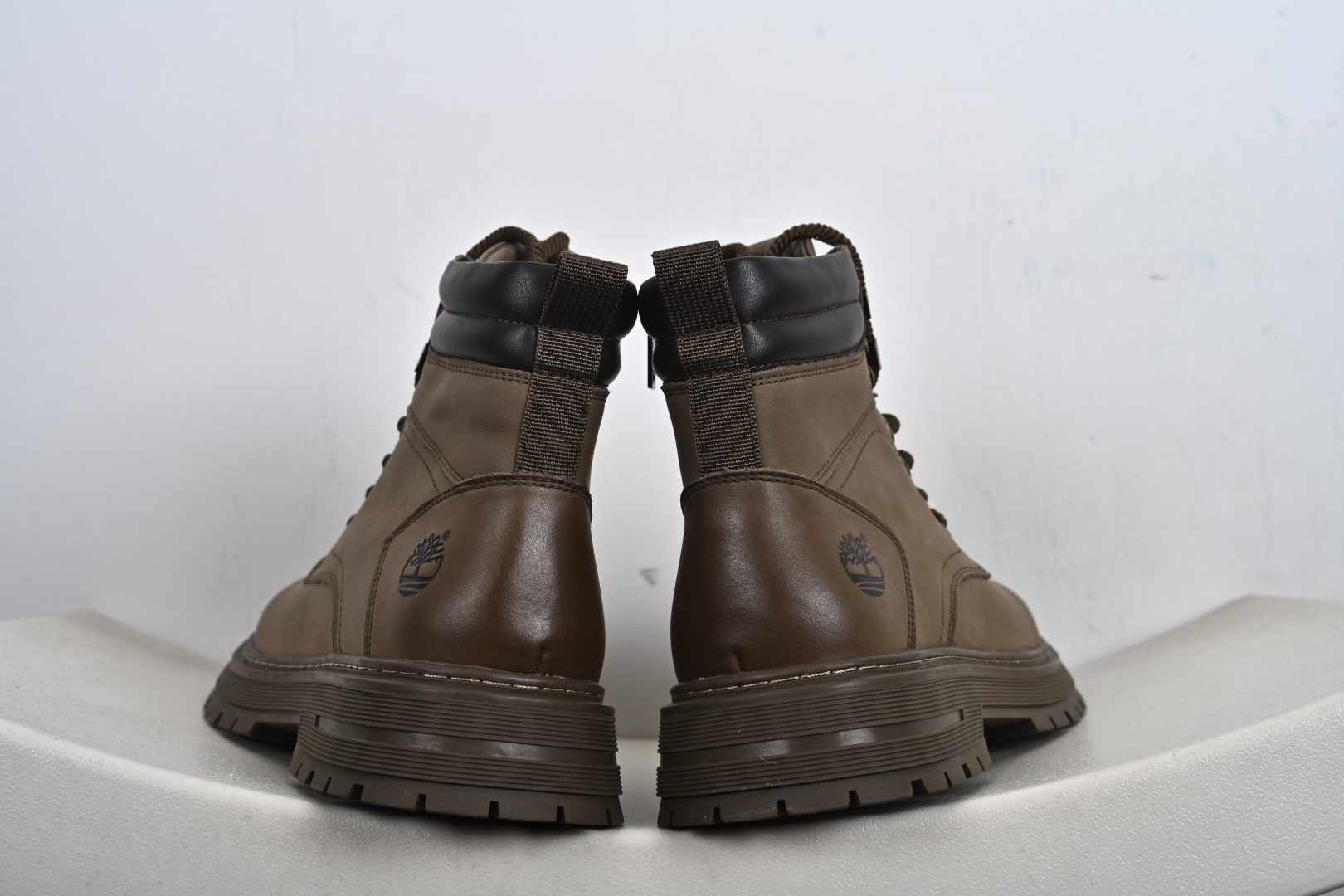 Timberland添柏岚/天伯伦休闲时尚马丁靴系列 TB10056-Top High Quatity Cheap Sneakers Fashion Clothing Clothes Bags handbags Shoes of all Brand wholesale With The best Quality And Beautiful Price from China Factory Chinese suppliers wholesaler seller Timberland添柏岚/天伯伦休闲时尚马丁靴系列 TB10056