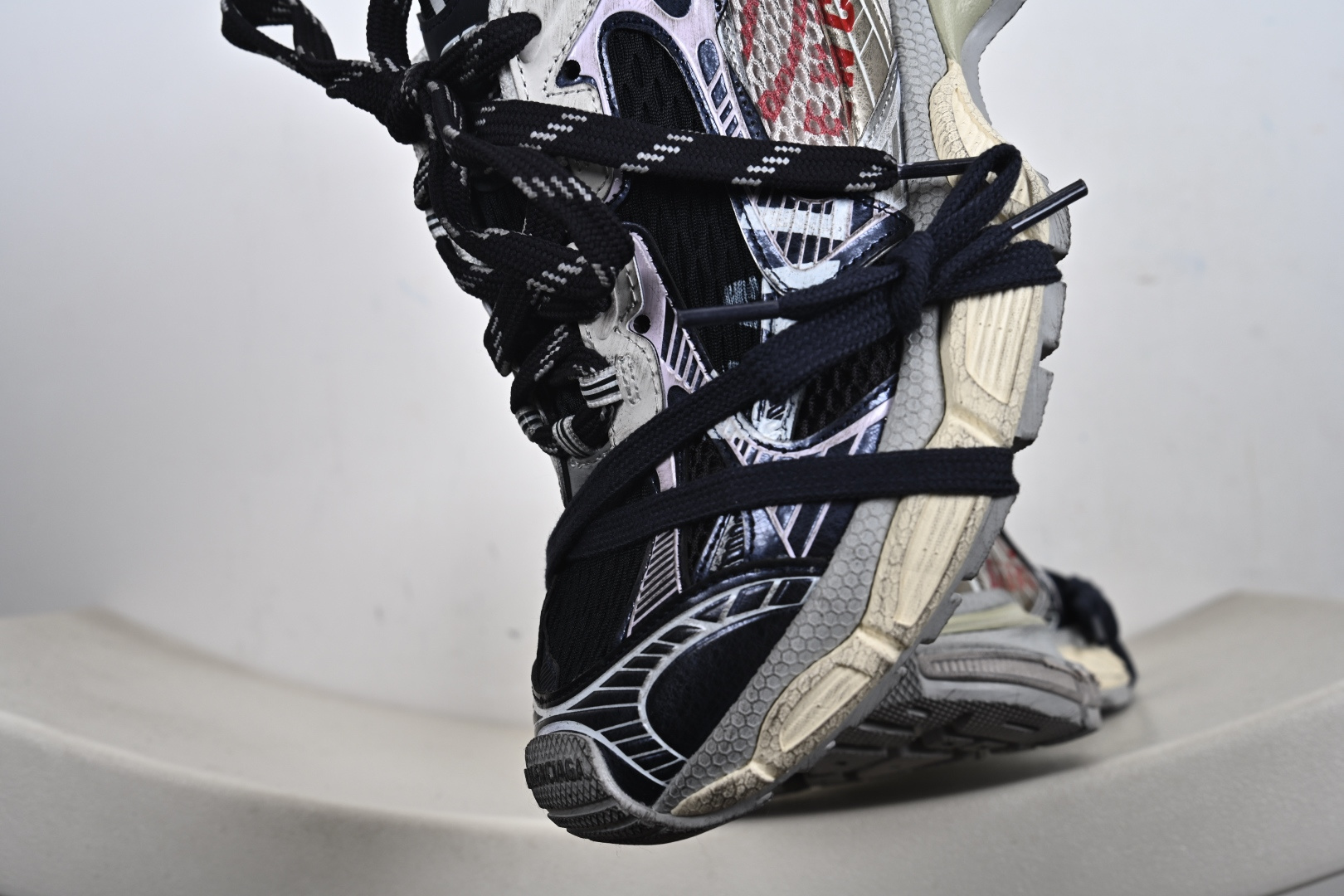 Balenciaga 巴黎世家 3XL 840090 W3XSG 9161