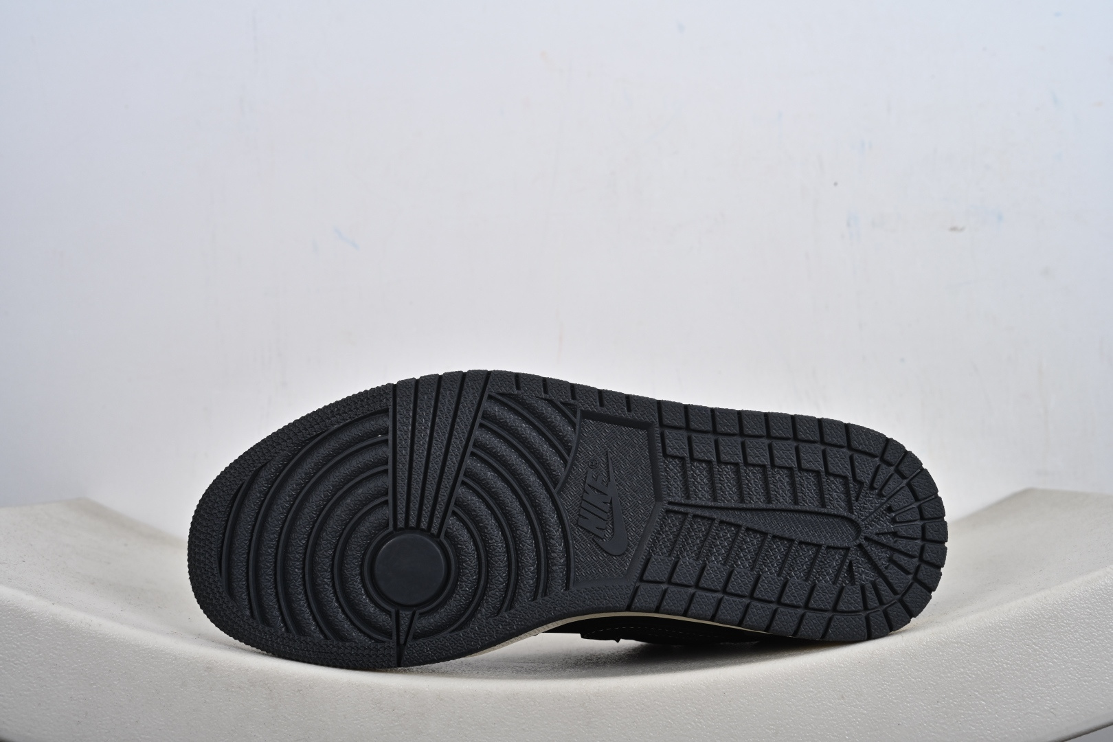 街头奢潮 Air Jordan 1 Low 迪奥联名 乔丹爆款高端定制 QJ1988-007-Top High Quatity Cheap Sneakers Fashion Clothing Clothes Bags handbags Shoes of all Brand wholesale With The best Quality And Beautiful Price from China Factory Chinese suppliers wholesaler seller 街头奢潮 Air Jordan 1 Low 迪奥联名 乔丹爆款高端定制 QJ1988-007