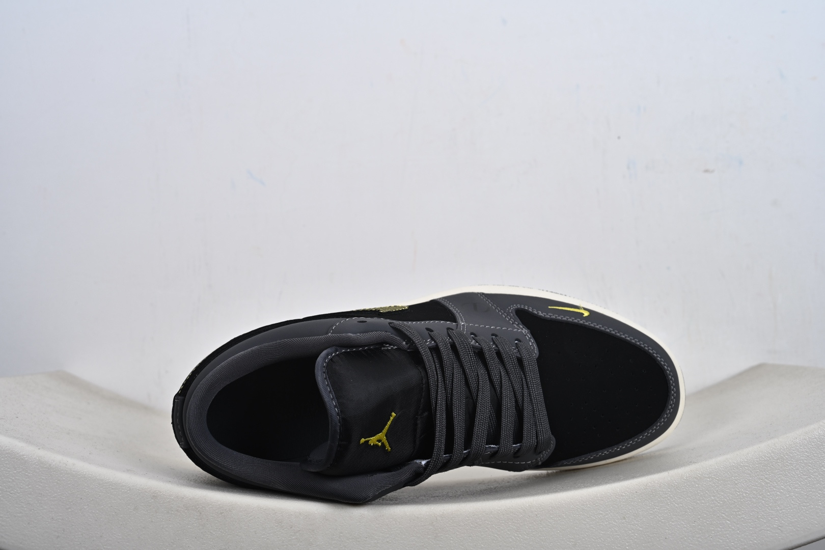 街头奢潮 Air Jordan 1 Low 迪奥联名 乔丹爆款高端定制 QJ1988-007-Top High Quatity Cheap Sneakers Fashion Clothing Clothes Bags handbags Shoes of all Brand wholesale With The best Quality And Beautiful Price from China Factory Chinese suppliers wholesaler seller 街头奢潮 Air Jordan 1 Low 迪奥联名 乔丹爆款高端定制 QJ1988-007