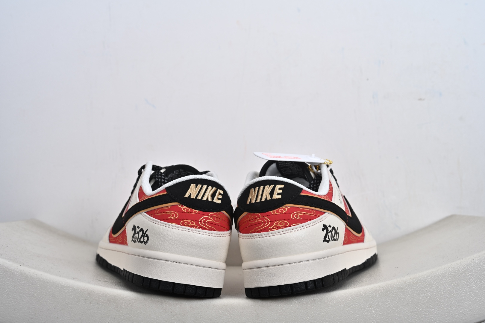 2026马年限定 Nike Dunk Low 爆款高端定制 米白基底+中国红主色+黑金点缀 QW5288-115