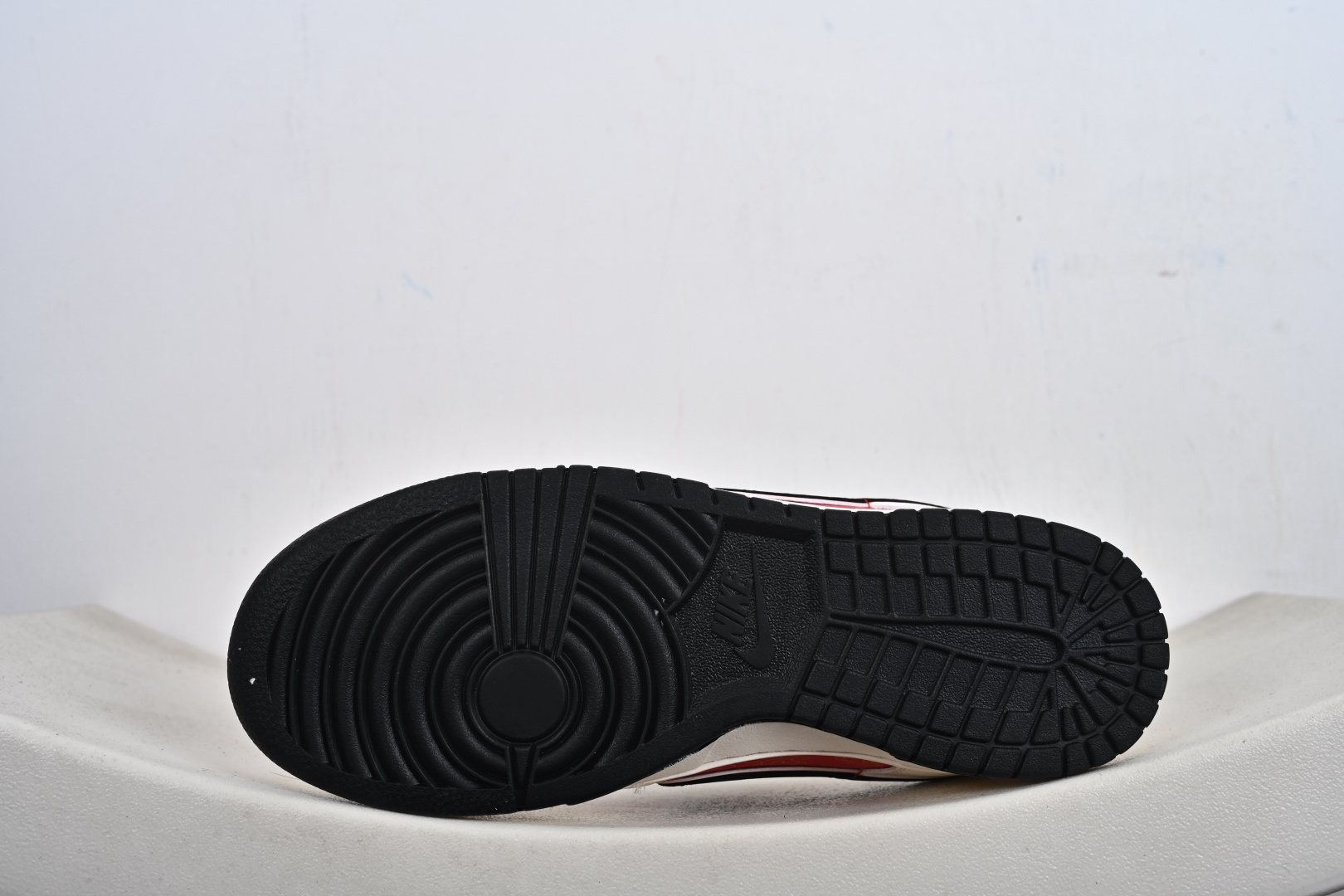 2026马年限定 Nike Dunk Low 爆款高端定制 米白基底+中国红主色+黑金点缀 QW5288-115