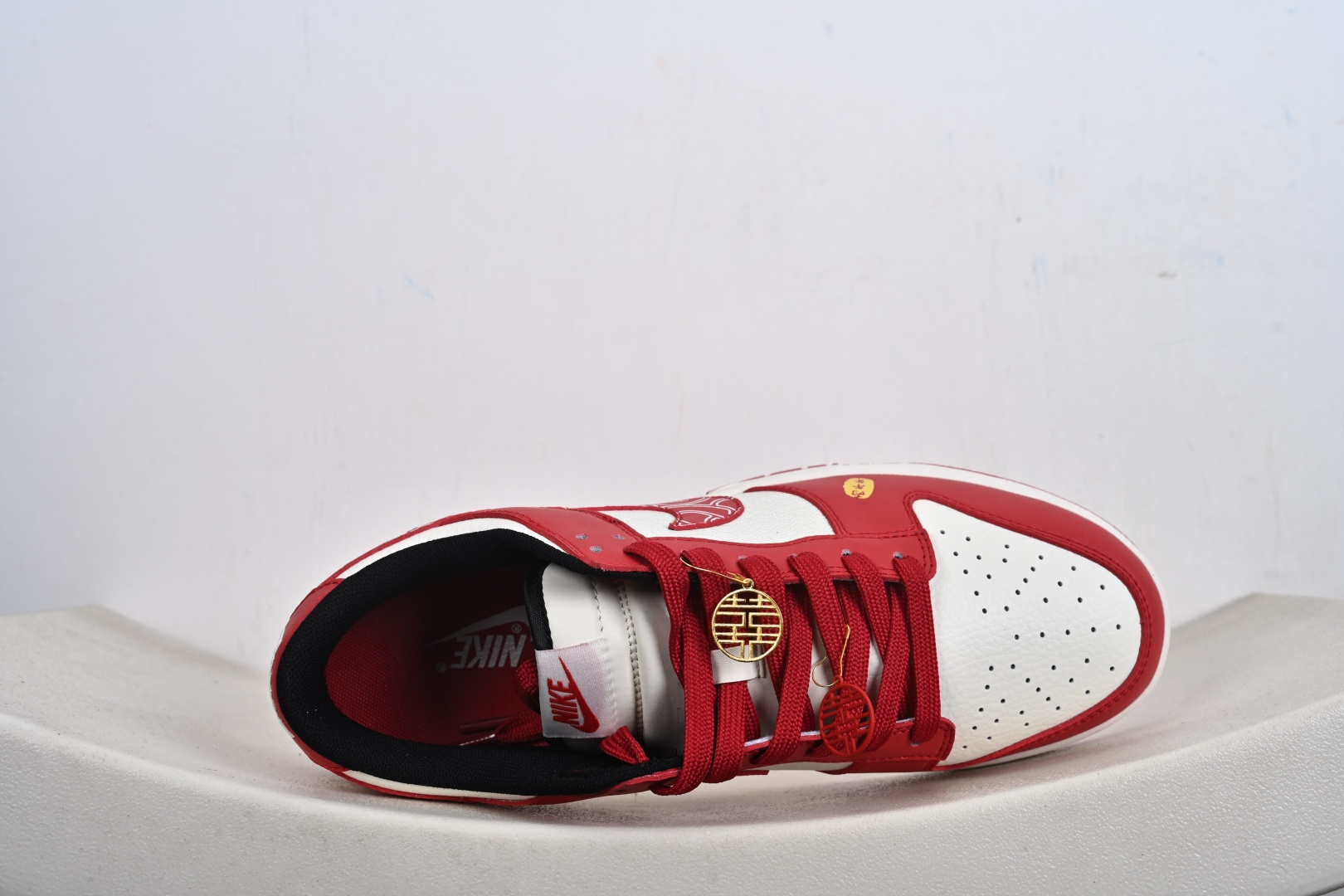 NIKE SB DUNK LOW PRO 马年限定款直接戳中审美经典低帮鞋型上脚超显腿细 KG6699-F21-Top High Quatity Cheap Sneakers Fashion Clothing Clothes Bags handbags Shoes of all Brand wholesale With The best Quality And Beautiful Price from China Factory Chinese suppliers wholesaler seller NIKE SB DUNK LOW PRO 马年限定款直接戳中审美经典低帮鞋型上脚超显腿细 KG6699-F21