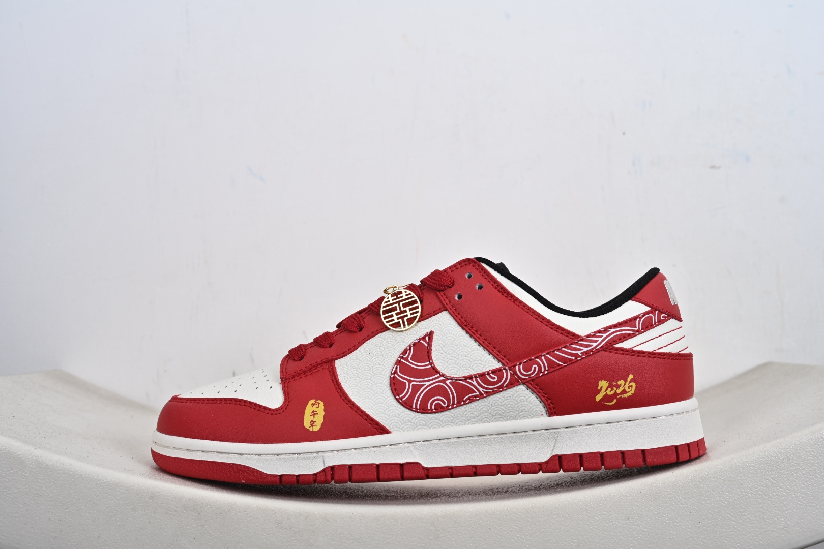 NIKE SB DUNK LOW PRO 马年限定款直接戳中审美经典低帮鞋型上脚超显腿细 KG6699-F21-Top High Quatity Cheap Sneakers Fashion Clothing Clothes Bags handbags Shoes of all Brand wholesale With The best Quality And Beautiful Price from China Factory Chinese suppliers wholesaler seller NIKE SB DUNK LOW PRO 马年限定款直接戳中审美经典低帮鞋型上脚超显腿细 KG6699-F21
