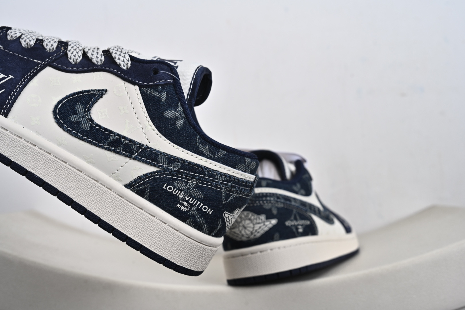 200 Nike Jordan Air Jordan 1 高端定制 低帮 复古 减震 防滑 耐磨 篮球鞋 YX5066-305-Chinese UA Cheap High Quatity Brand Clothes Bags handbags Sneakers wholesale wholesaler seller from China Factory suppliers Fashion Clothing Shoes best Quality Beautiful Price 200 Nike Jordan Air Jordan 1 高端定制 低帮 复古 减震 防滑 耐磨 篮球鞋 YX5066-305