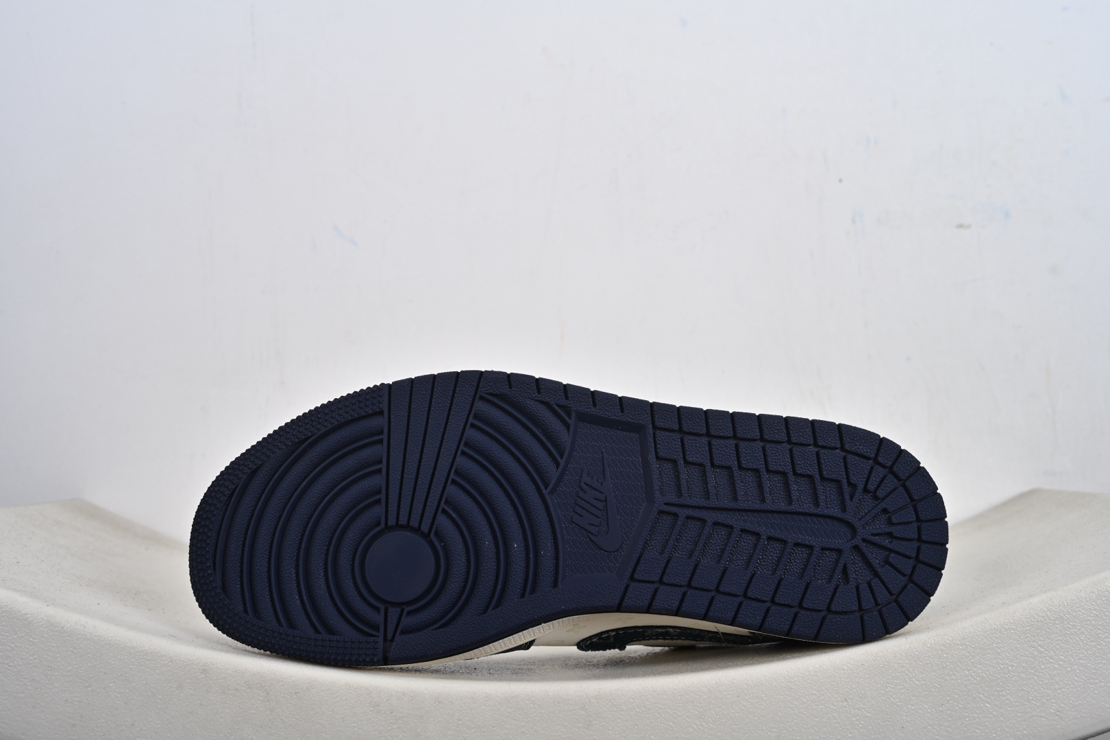 200 Nike Jordan Air Jordan 1 高端定制 低帮 复古 减震 防滑 耐磨 篮球鞋 YX5066-305-Chinese UA Cheap High Quatity Brand Clothes Bags handbags Sneakers wholesale wholesaler seller from China Factory suppliers Fashion Clothing Shoes best Quality Beautiful Price 200 Nike Jordan Air Jordan 1 高端定制 低帮 复古 减震 防滑 耐磨 篮球鞋 YX5066-305