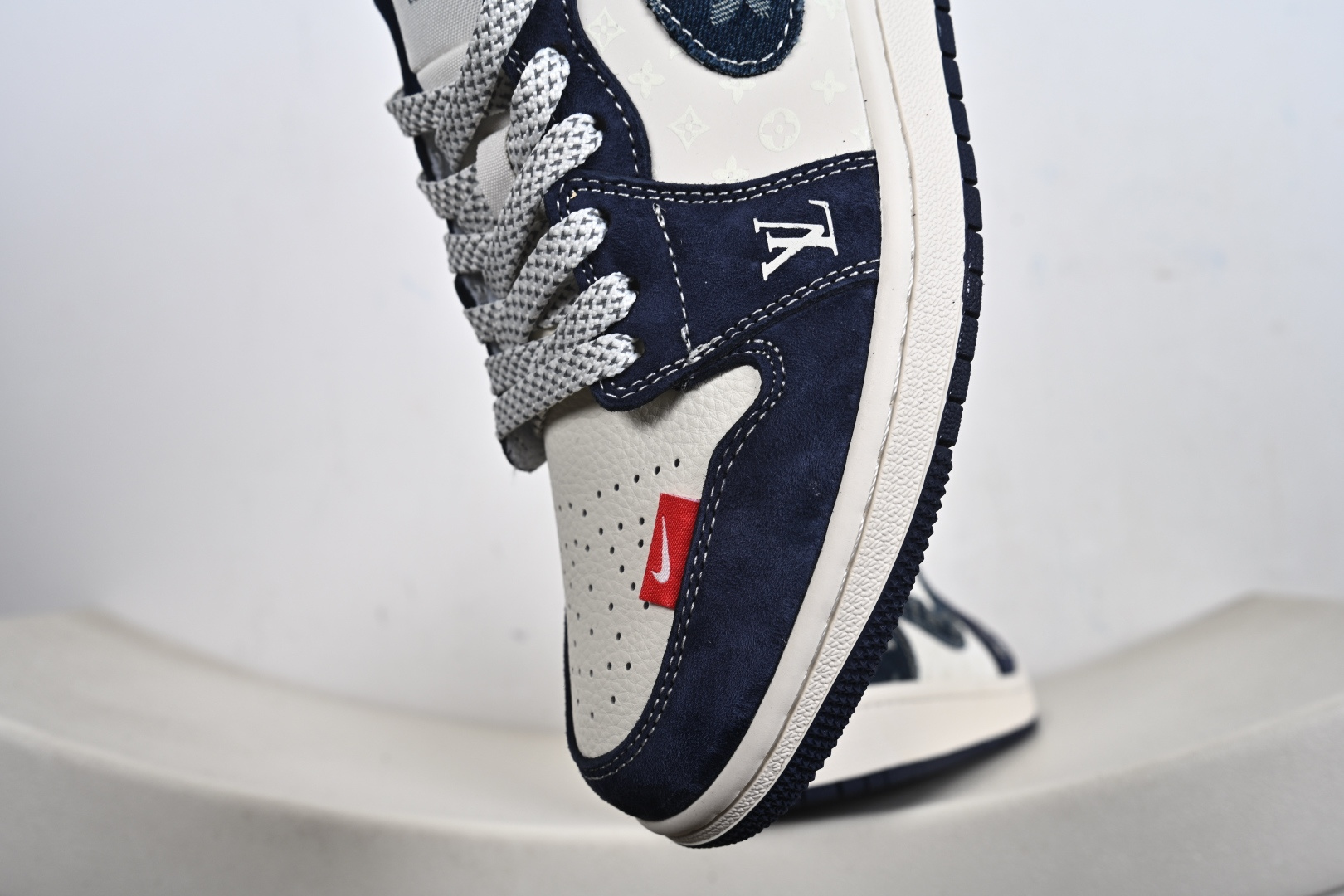 200 Nike Jordan Air Jordan 1 高端定制 低帮 复古 减震 防滑 耐磨 篮球鞋 YX5066-305-Chinese UA Cheap High Quatity Brand Clothes Bags handbags Sneakers wholesale wholesaler seller from China Factory suppliers Fashion Clothing Shoes best Quality Beautiful Price 200 Nike Jordan Air Jordan 1 高端定制 低帮 复古 减震 防滑 耐磨 篮球鞋 YX5066-305