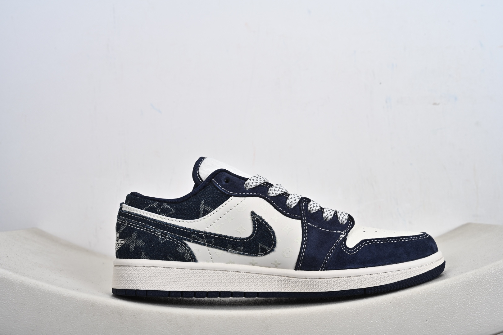 200 Nike Jordan Air Jordan 1 高端定制 低帮 复古 减震 防滑 耐磨 篮球鞋 YX5066-305-Chinese UA Cheap High Quatity Brand Clothes Bags handbags Sneakers wholesale wholesaler seller from China Factory suppliers Fashion Clothing Shoes best Quality Beautiful Price 200 Nike Jordan Air Jordan 1 高端定制 低帮 复古 减震 防滑 耐磨 篮球鞋 YX5066-305
