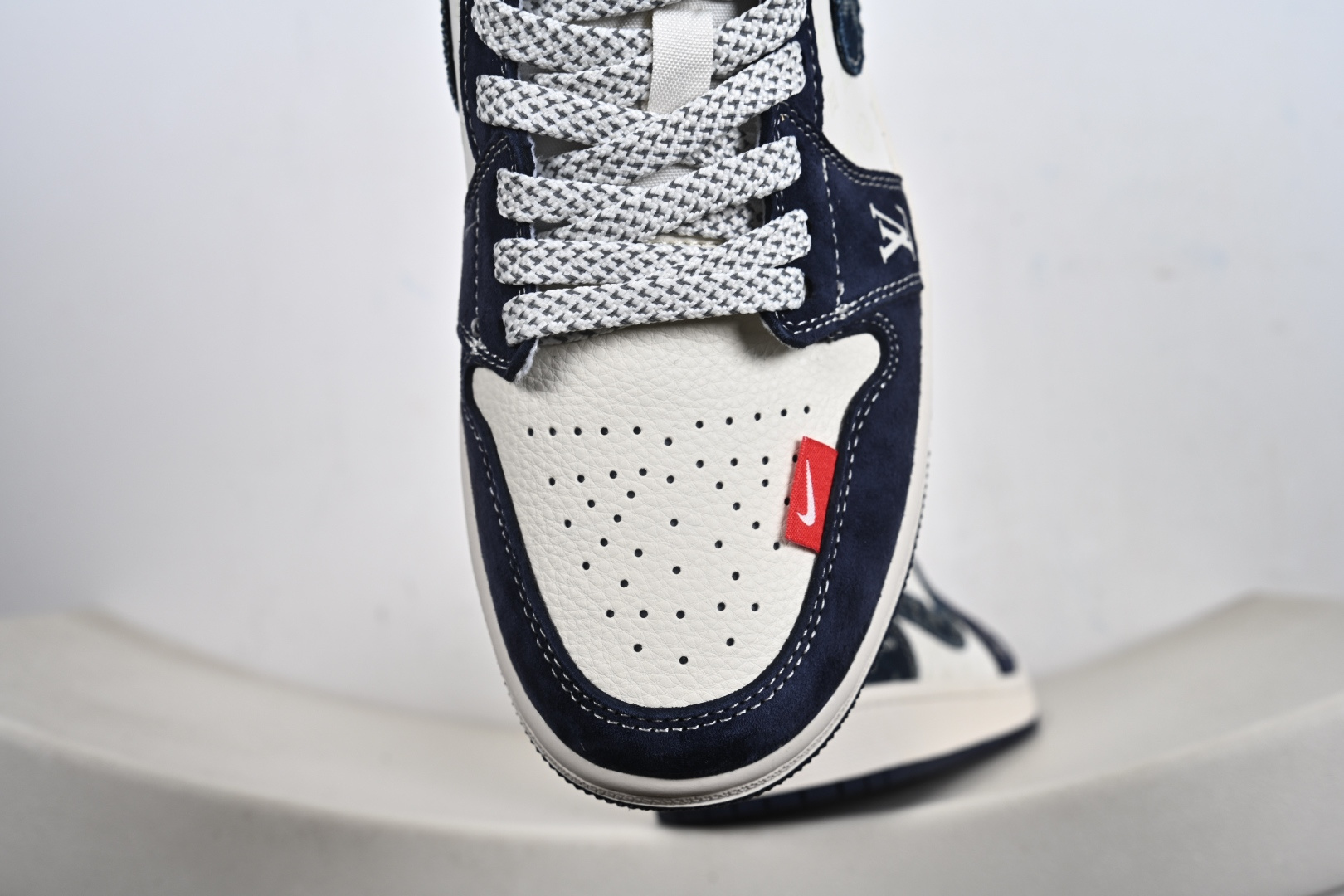 200 Nike Jordan Air Jordan 1 高端定制 低帮 复古 减震 防滑 耐磨 篮球鞋 YX5066-305-Chinese UA Cheap High Quatity Brand Clothes Bags handbags Sneakers wholesale wholesaler seller from China Factory suppliers Fashion Clothing Shoes best Quality Beautiful Price 200 Nike Jordan Air Jordan 1 高端定制 低帮 复古 减震 防滑 耐磨 篮球鞋 YX5066-305