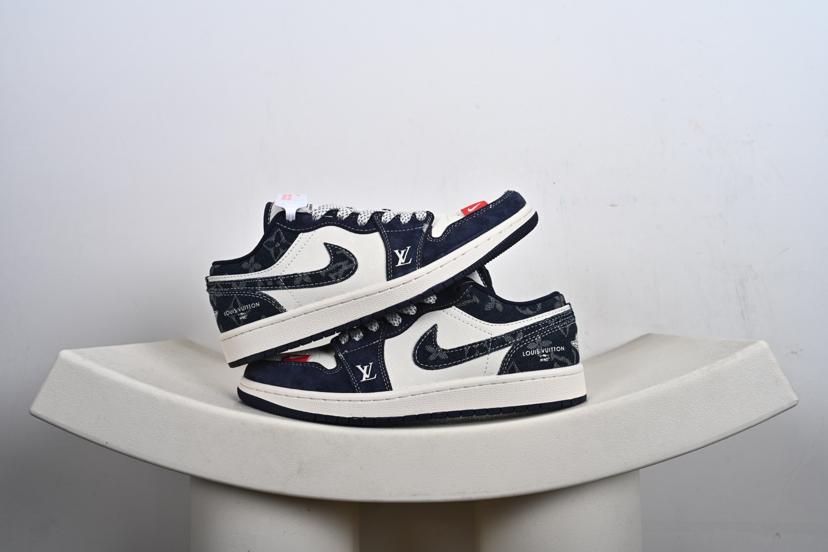 200 Nike Jordan Air Jordan 1 高端定制 低帮 复古 减震 防滑 耐磨 篮球鞋 YX5066-305-Chinese UA Cheap High Quatity Brand Clothes Bags handbags Sneakers wholesale wholesaler seller from China Factory suppliers Fashion Clothing Shoes best Quality Beautiful Price 200 Nike Jordan Air Jordan 1 高端定制 低帮 复古 减震 防滑 耐磨 篮球鞋 YX5066-305