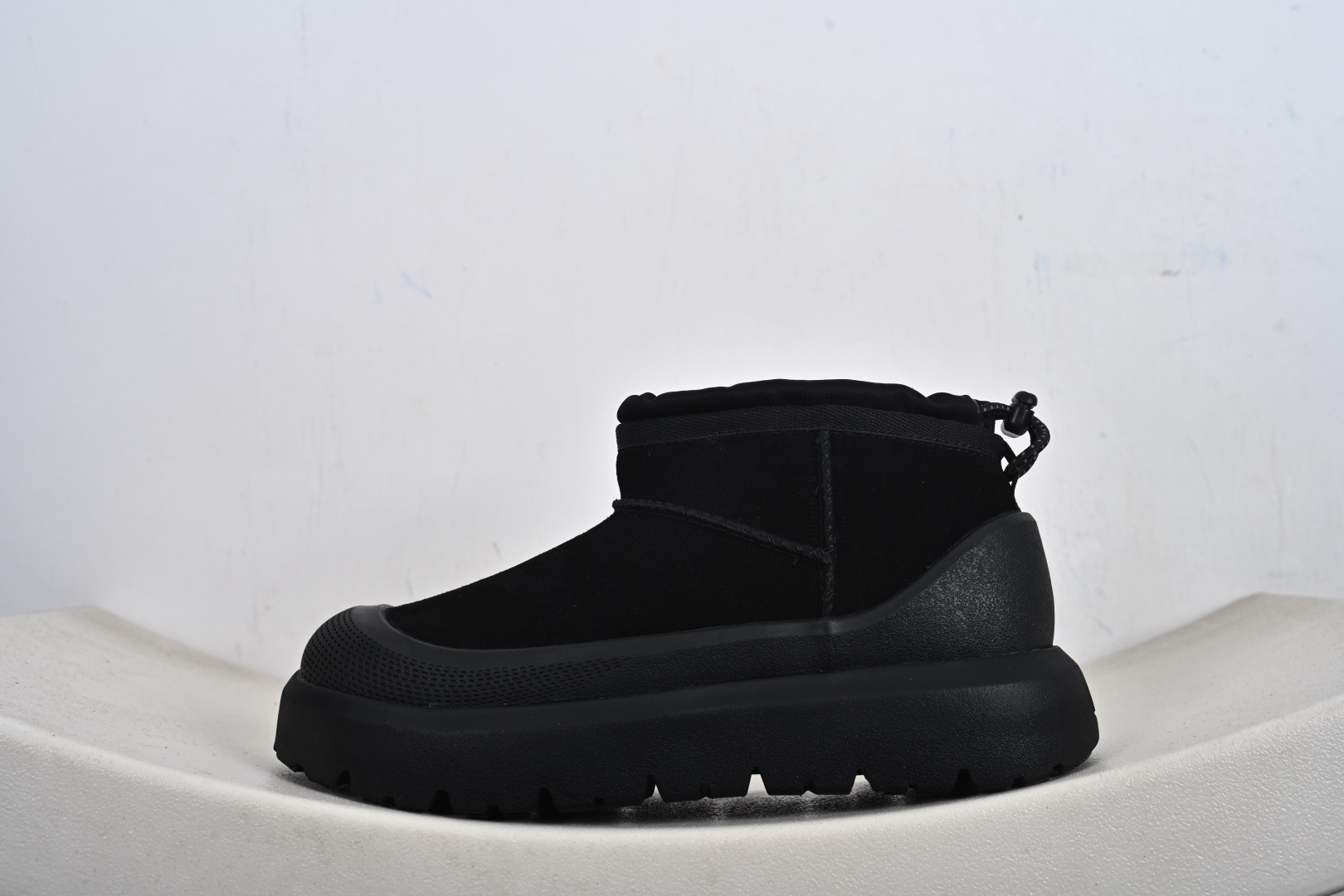 320 1174196 UGG 防水塔斯曼短靴 鞋面采用高丝光牛反绒-Chinese UA Cheap High Quatity Brand Clothes Bags handbags Sneakers wholesale wholesaler seller from China Factory suppliers Fashion Clothing Shoes best Quality Beautiful Price 320 1174196 UGG 防水塔斯曼短靴 鞋面采用高丝光牛反绒