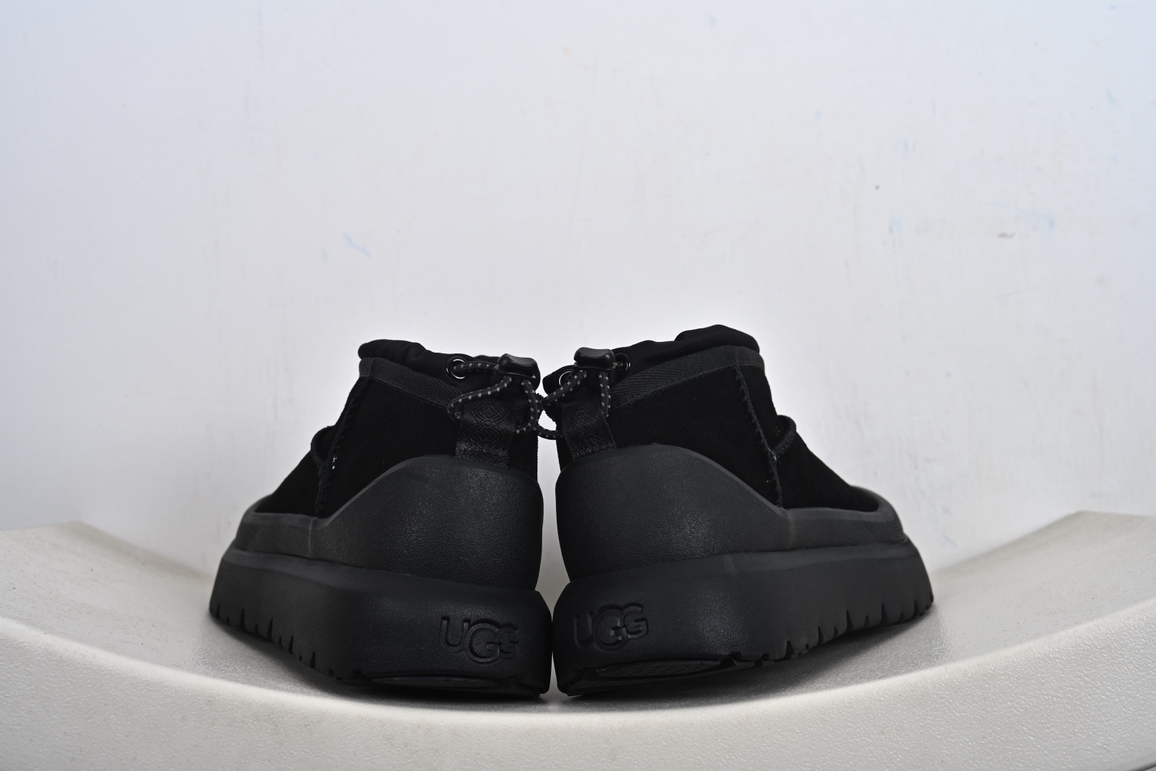 320 1174196 UGG 防水塔斯曼短靴 鞋面采用高丝光牛反绒-Chinese UA Cheap High Quatity Brand Clothes Bags handbags Sneakers wholesale wholesaler seller from China Factory suppliers Fashion Clothing Shoes best Quality Beautiful Price 320 1174196 UGG 防水塔斯曼短靴 鞋面采用高丝光牛反绒