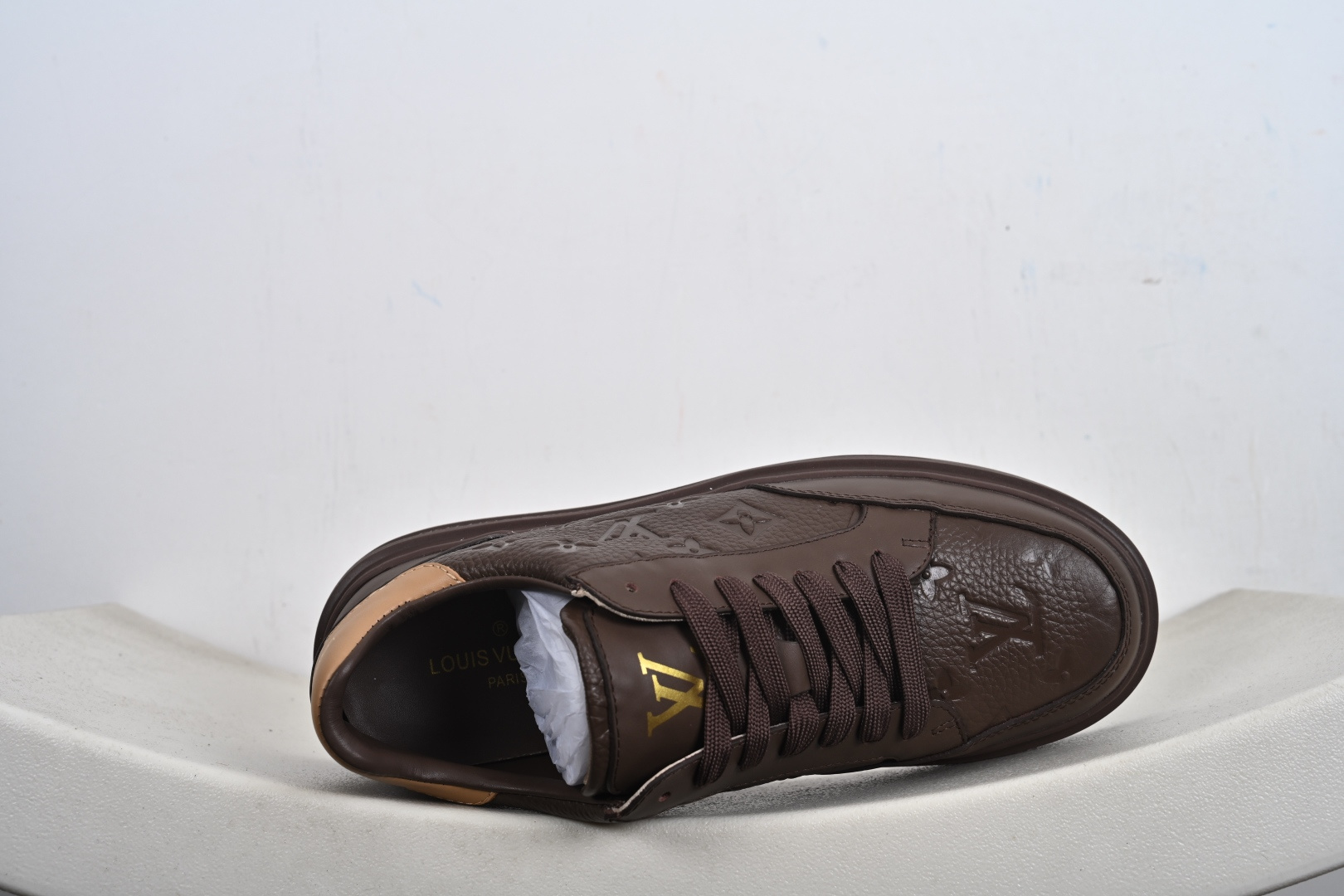 380 路易威登Louis Vuitton Rivoli Low Sneaker 休闲低帮百搭板鞋-Chinese UA Cheap High Quatity Brand Clothes Bags handbags Sneakers wholesale wholesaler seller from China Factory suppliers Fashion Clothing Shoes best Quality Beautiful Price 380 路易威登Louis Vuitton Rivoli Low Sneaker 休闲低帮百搭板鞋