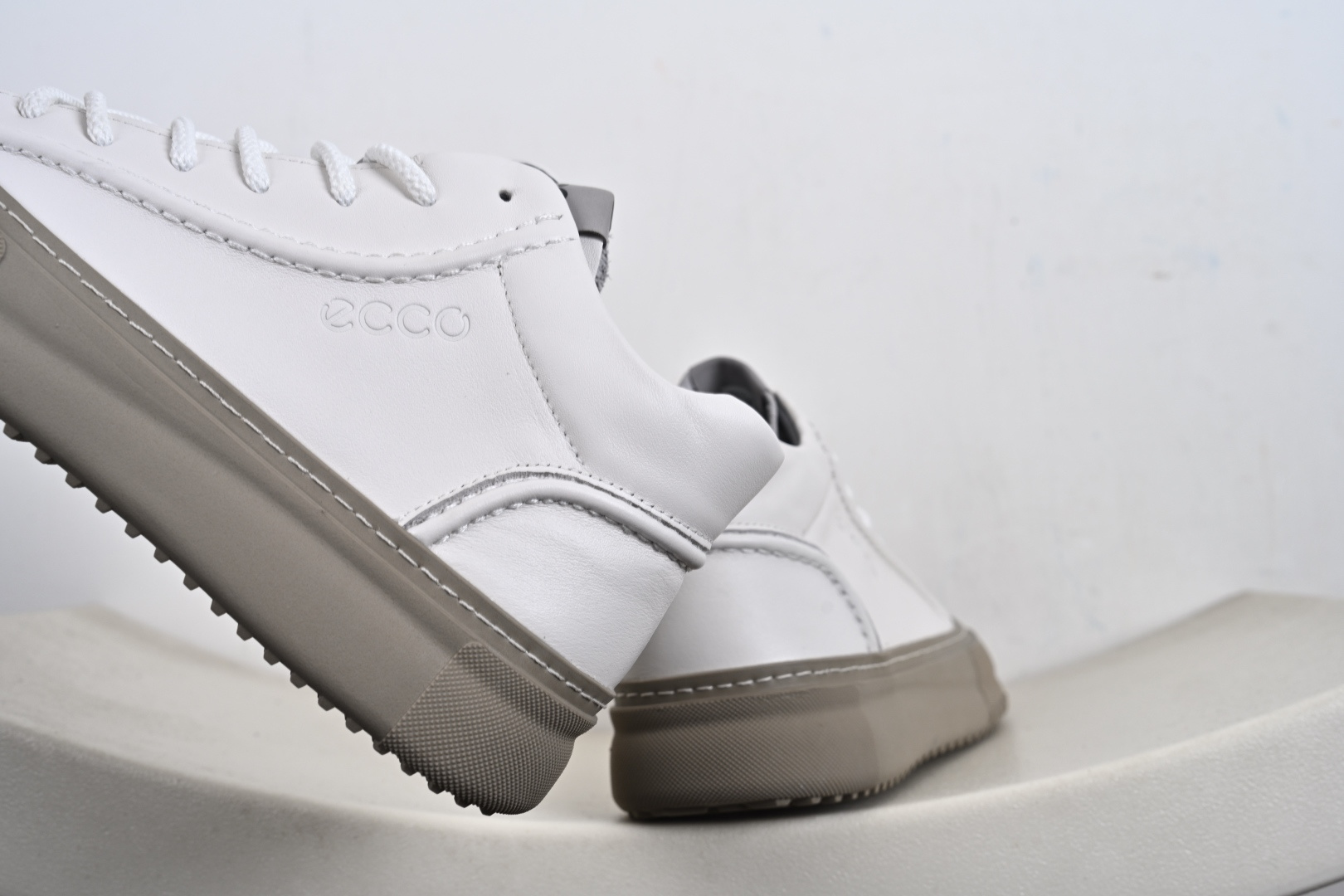 320 ECCO爱步 秋冬新款 柔酷系列 502316 中帮休闲板鞋-Chinese UA Cheap High Quatity Brand Clothes Bags handbags Sneakers wholesale wholesaler seller from China Factory suppliers Fashion Clothing Shoes best Quality Beautiful Price 320 ECCO爱步 秋冬新款 柔酷系列 502316 中帮休闲板鞋
