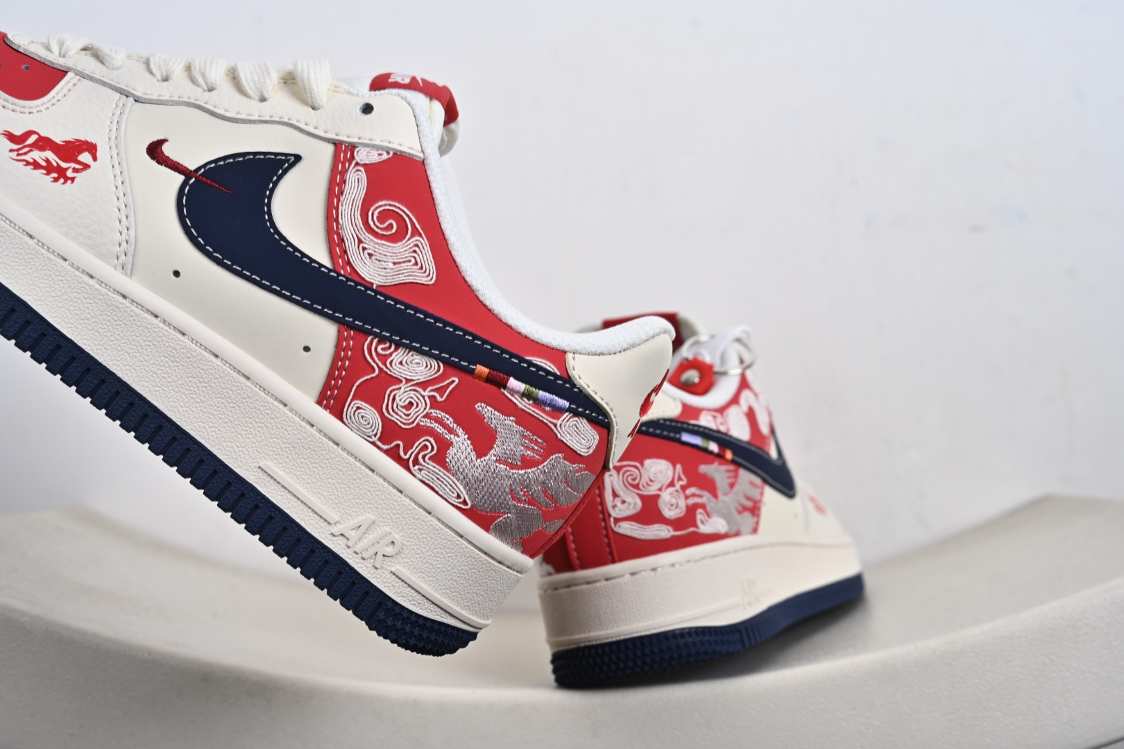 240 Nike Air Force1 07 low 马年限定 SD6868-137