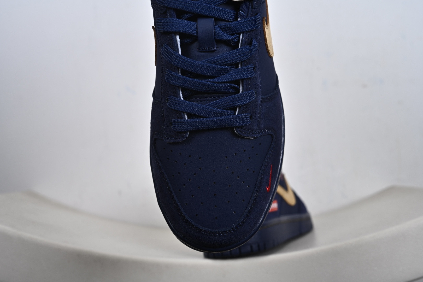 260 定制版 Nike SB Dunk Low“马年限定——藏蓝鎏金” 高端私人定制 低帮休闲板鞋 NH0601-486-Chinese UA Cheap High Quatity Brand Clothes Bags handbags Sneakers wholesale wholesaler seller from China Factory suppliers Fashion Clothing Shoes best Quality Beautiful Price 260 定制版 Nike SB Dunk Low“马年限定——藏蓝鎏金” 高端私人定制 低帮休闲板鞋 NH0601-486