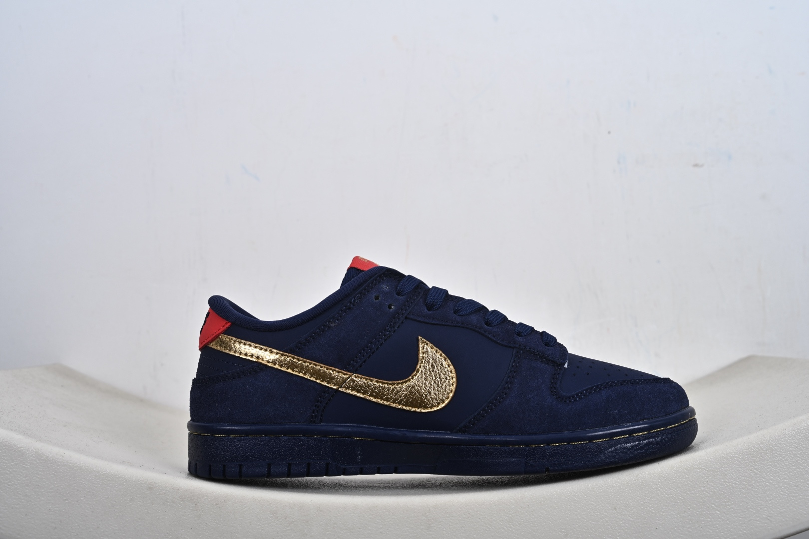 260 定制版 Nike SB Dunk Low“马年限定——藏蓝鎏金” 高端私人定制 低帮休闲板鞋 NH0601-486-Chinese UA Cheap High Quatity Brand Clothes Bags handbags Sneakers wholesale wholesaler seller from China Factory suppliers Fashion Clothing Shoes best Quality Beautiful Price 260 定制版 Nike SB Dunk Low“马年限定——藏蓝鎏金” 高端私人定制 低帮休闲板鞋 NH0601-486
