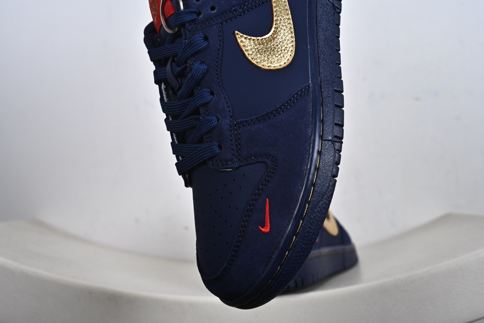 260 定制版 Nike SB Dunk Low“马年限定——藏蓝鎏金” 高端私人定制 低帮休闲板鞋 NH0601-486-Chinese UA Cheap High Quatity Brand Clothes Bags handbags Sneakers wholesale wholesaler seller from China Factory suppliers Fashion Clothing Shoes best Quality Beautiful Price 260 定制版 Nike SB Dunk Low“马年限定——藏蓝鎏金” 高端私人定制 低帮休闲板鞋 NH0601-486