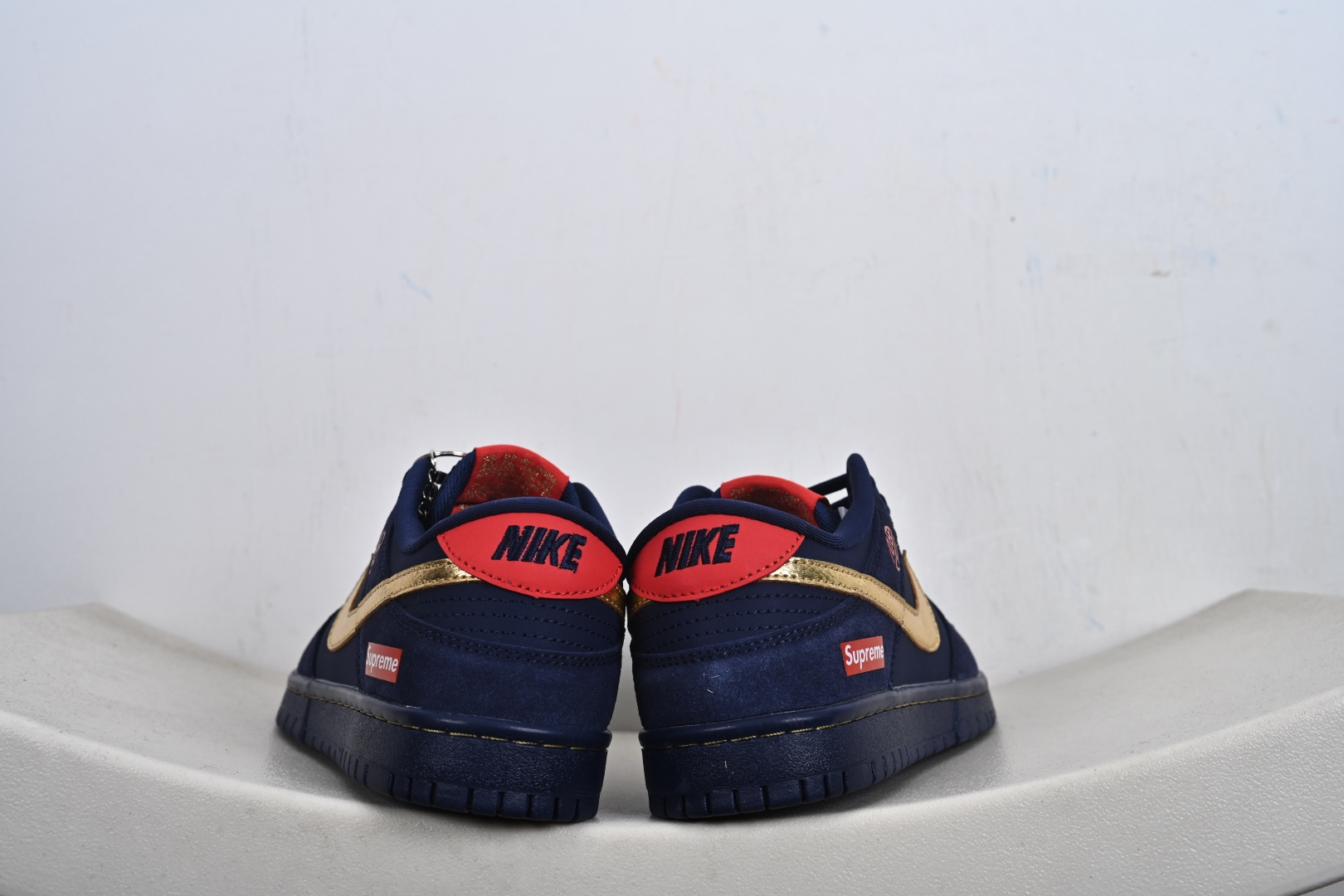260 定制版 Nike SB Dunk Low“马年限定——藏蓝鎏金” 高端私人定制 低帮休闲板鞋 NH0601-486-Chinese UA Cheap High Quatity Brand Clothes Bags handbags Sneakers wholesale wholesaler seller from China Factory suppliers Fashion Clothing Shoes best Quality Beautiful Price 260 定制版 Nike SB Dunk Low“马年限定——藏蓝鎏金” 高端私人定制 低帮休闲板鞋 NH0601-486