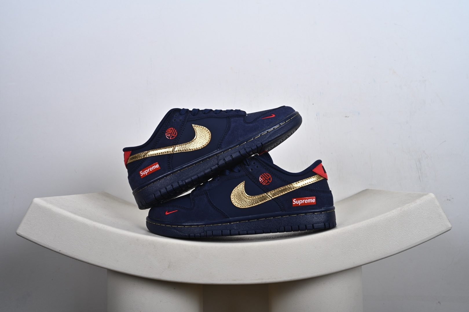 260 定制版 Nike SB Dunk Low“马年限定——藏蓝鎏金” 高端私人定制 低帮休闲板鞋 NH0601-486-Chinese UA Cheap High Quatity Brand Clothes Bags handbags Sneakers wholesale wholesaler seller from China Factory suppliers Fashion Clothing Shoes best Quality Beautiful Price 260 定制版 Nike SB Dunk Low“马年限定——藏蓝鎏金” 高端私人定制 低帮休闲板鞋 NH0601-486