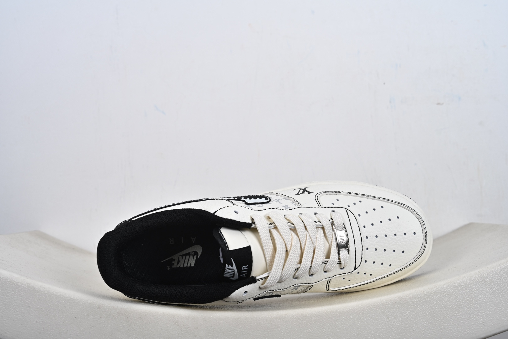 240 Nike Air Force 1'07 Low 经典白黑配色 空军一号低帮休闲板鞋 KG6699-F31-Chinese UA Cheap High Quatity Brand Clothes Bags handbags Sneakers wholesale wholesaler seller from China Factory suppliers Fashion Clothing Shoes best Quality Beautiful Price 240 Nike Air Force 1'07 Low 经典白黑配色 空军一号低帮休闲板鞋 KG6699-F31