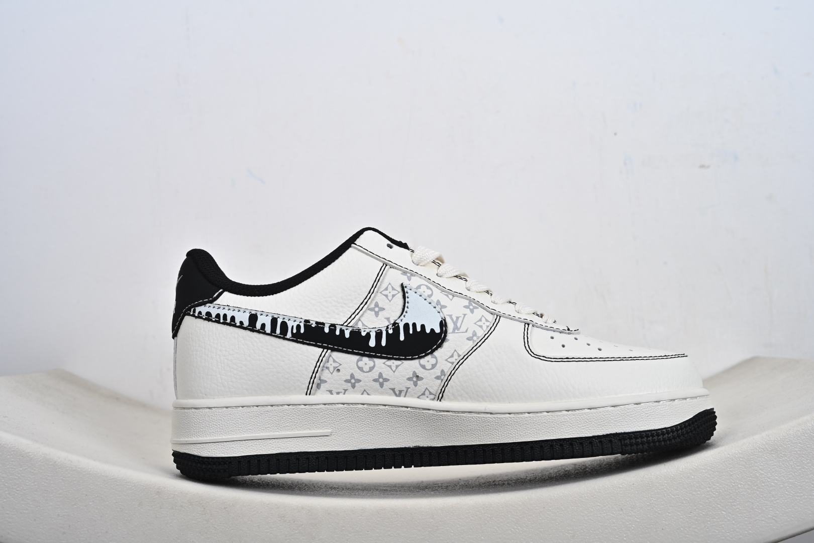 240 Nike Air Force 1'07 Low 经典白黑配色 空军一号低帮休闲板鞋 KG6699-F31-Chinese UA Cheap High Quatity Brand Clothes Bags handbags Sneakers wholesale wholesaler seller from China Factory suppliers Fashion Clothing Shoes best Quality Beautiful Price 240 Nike Air Force 1'07 Low 经典白黑配色 空军一号低帮休闲板鞋 KG6699-F31