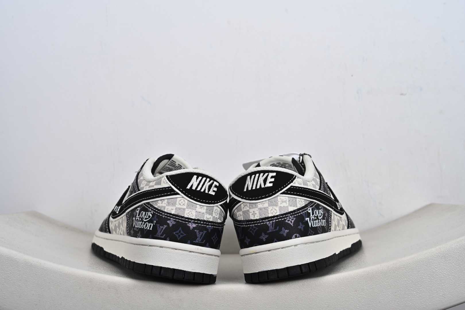 260 Nike SB Dunk Low 黑白棋盘格 高端定制 低帮休闲板鞋 DN3168-034