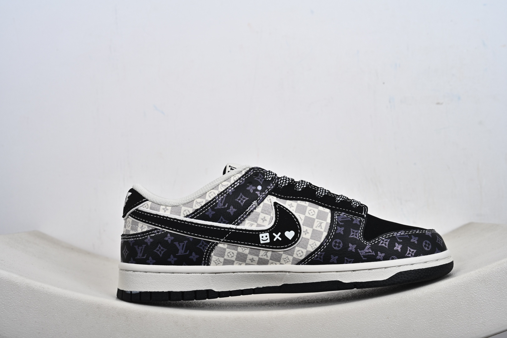 260 Nike SB Dunk Low 黑白棋盘格 高端定制 低帮休闲板鞋 DN3168-034