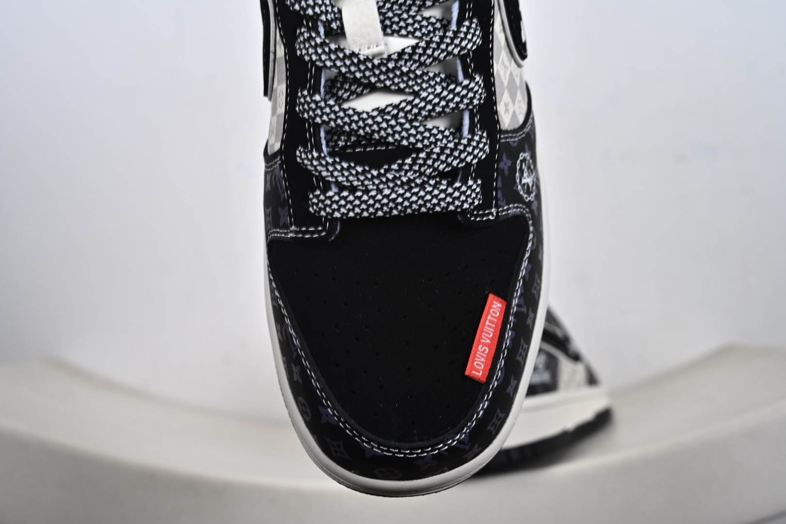 260 Nike SB Dunk Low 黑白棋盘格 高端定制 低帮休闲板鞋 DN3168-034
