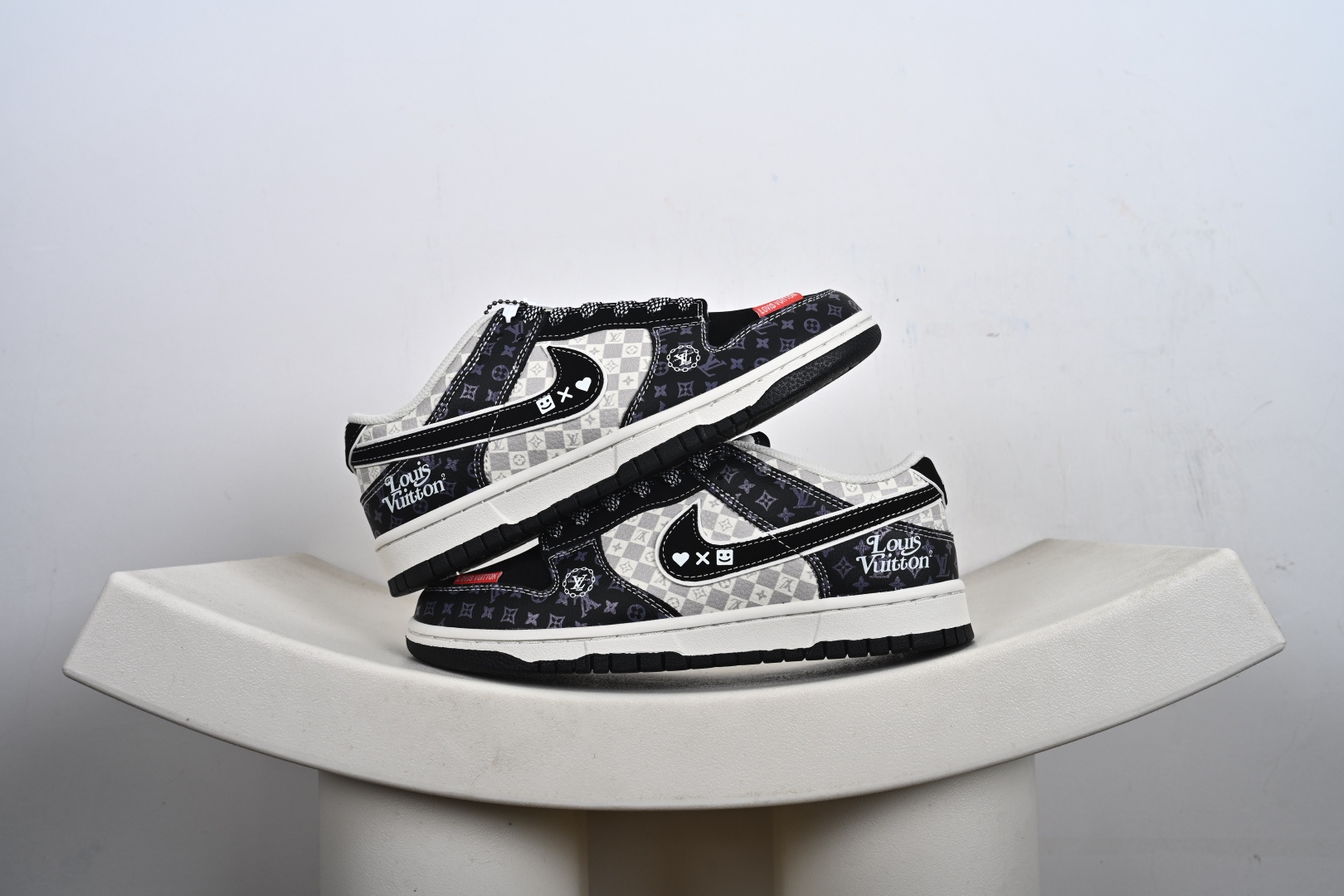260 Nike SB Dunk Low 黑白棋盘格 高端定制 低帮休闲板鞋 DN3168-034
