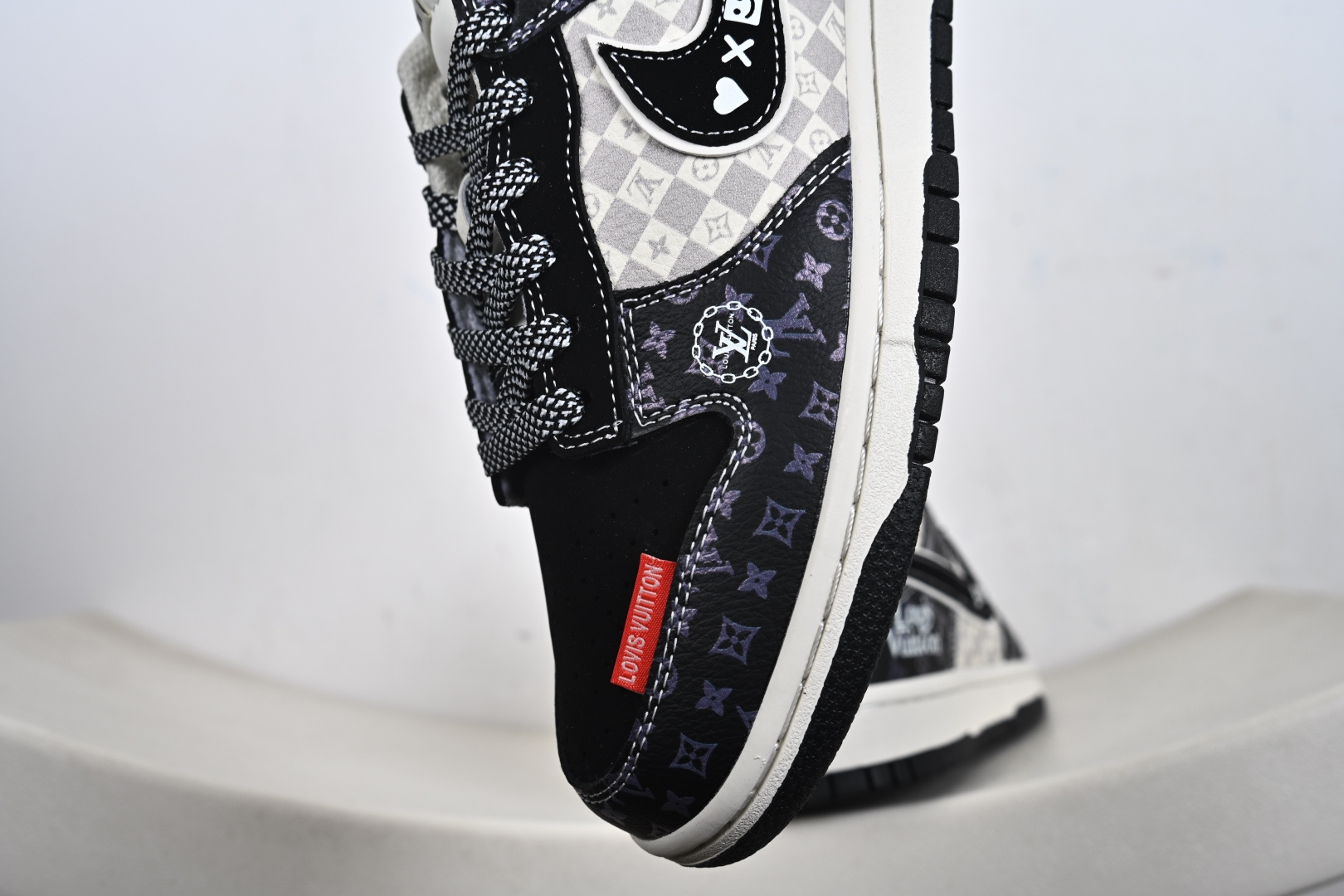 260 Nike SB Dunk Low 黑白棋盘格 高端定制 低帮休闲板鞋 DN3168-034