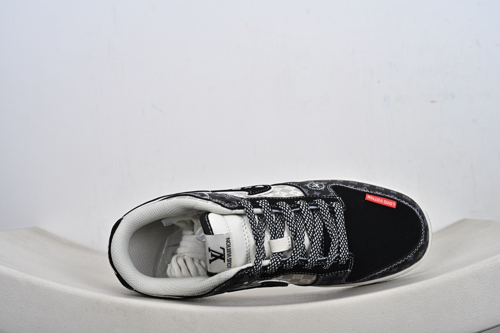 260 Nike SB Dunk Low 黑白棋盘格 高端定制 低帮休闲板鞋 DN3168-034