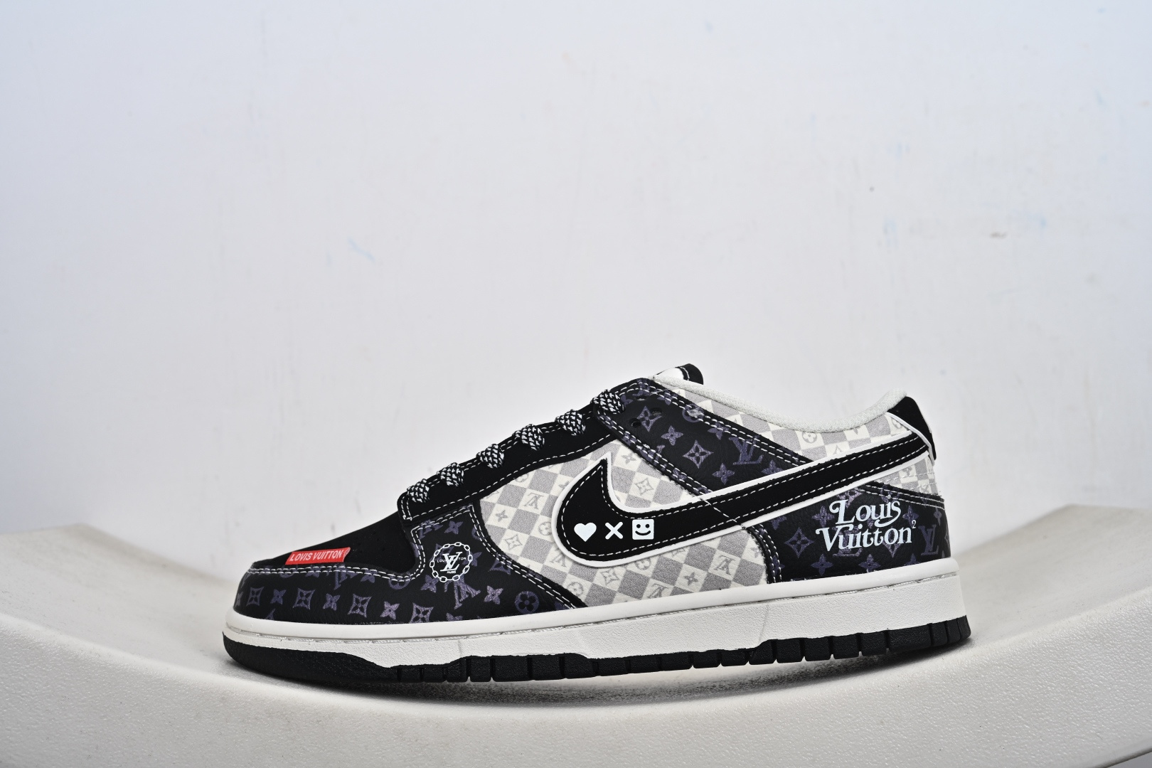 260 Nike SB Dunk Low 黑白棋盘格 高端定制 低帮休闲板鞋 DN3168-034