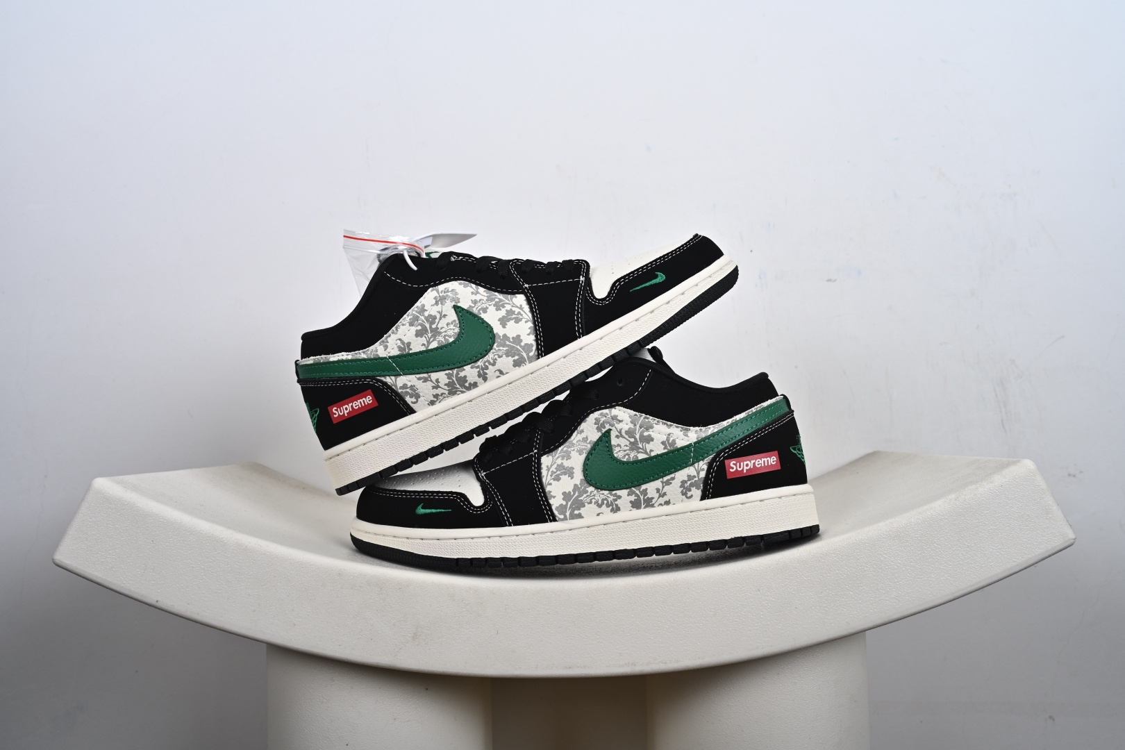 260 定制版 Air Jordan 1 Low AJ1 乔1 SUP联名 高端定制 低帮复古篮球鞋 QJ1988-010-Chinese UA Cheap High Quatity Brand Clothes Bags handbags Sneakers wholesale wholesaler seller from China Factory suppliers Fashion Clothing Shoes best Quality Beautiful Price 260 定制版 Air Jordan 1 Low AJ1 乔1 SUP联名 高端定制 低帮复古篮球鞋 QJ1988-010
