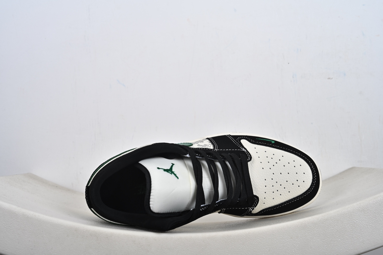260 定制版 Air Jordan 1 Low AJ1 乔1 SUP联名 高端定制 低帮复古篮球鞋 QJ1988-010-Chinese UA Cheap High Quatity Brand Clothes Bags handbags Sneakers wholesale wholesaler seller from China Factory suppliers Fashion Clothing Shoes best Quality Beautiful Price 260 定制版 Air Jordan 1 Low AJ1 乔1 SUP联名 高端定制 低帮复古篮球鞋 QJ1988-010
